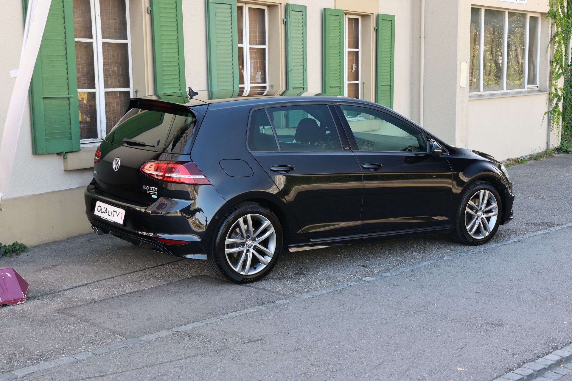 VW Golf 2.0 TDI Allstar R-Line 4Motion-image-5