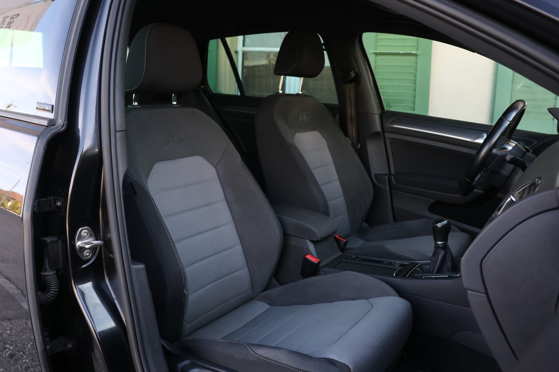 VW Golf 2.0 TDI Allstar R-Line 4Motion-image-10