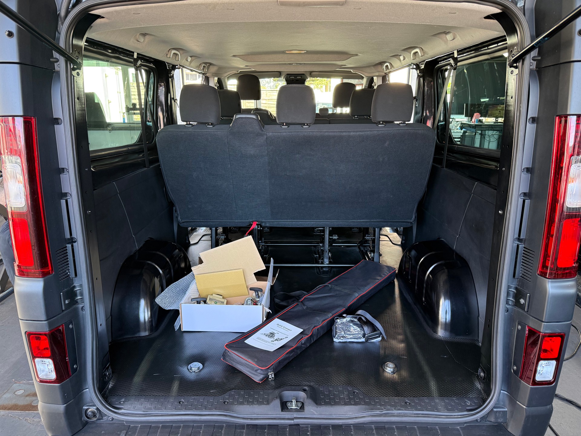RENAULT Trafic Blue dCi 150 Grand Passenger Evolution EDC-image-17