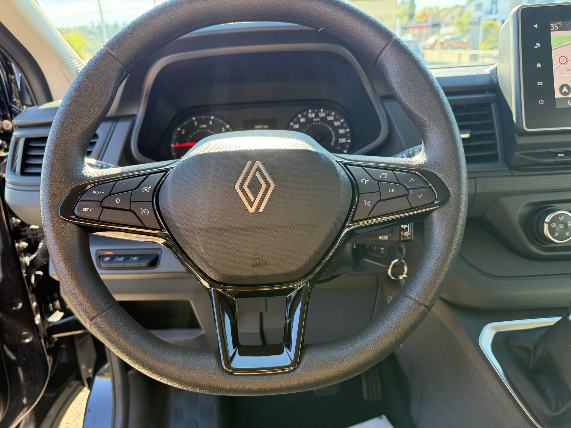 RENAULT Trafic Blue dCi 150 Grand Passenger Evolution EDC-image-9