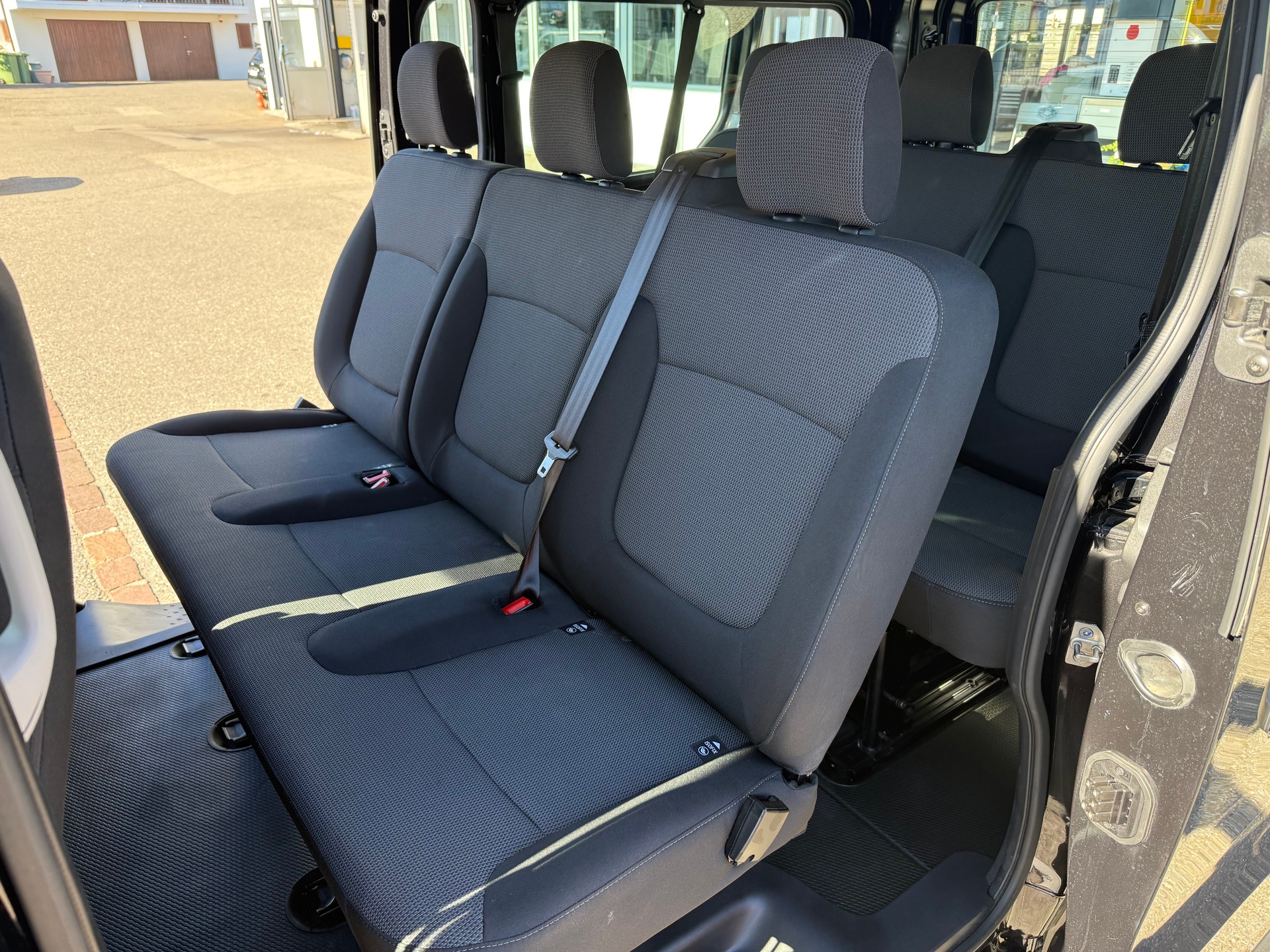 RENAULT Trafic Blue dCi 150 Grand Passenger Evolution EDC-image-14