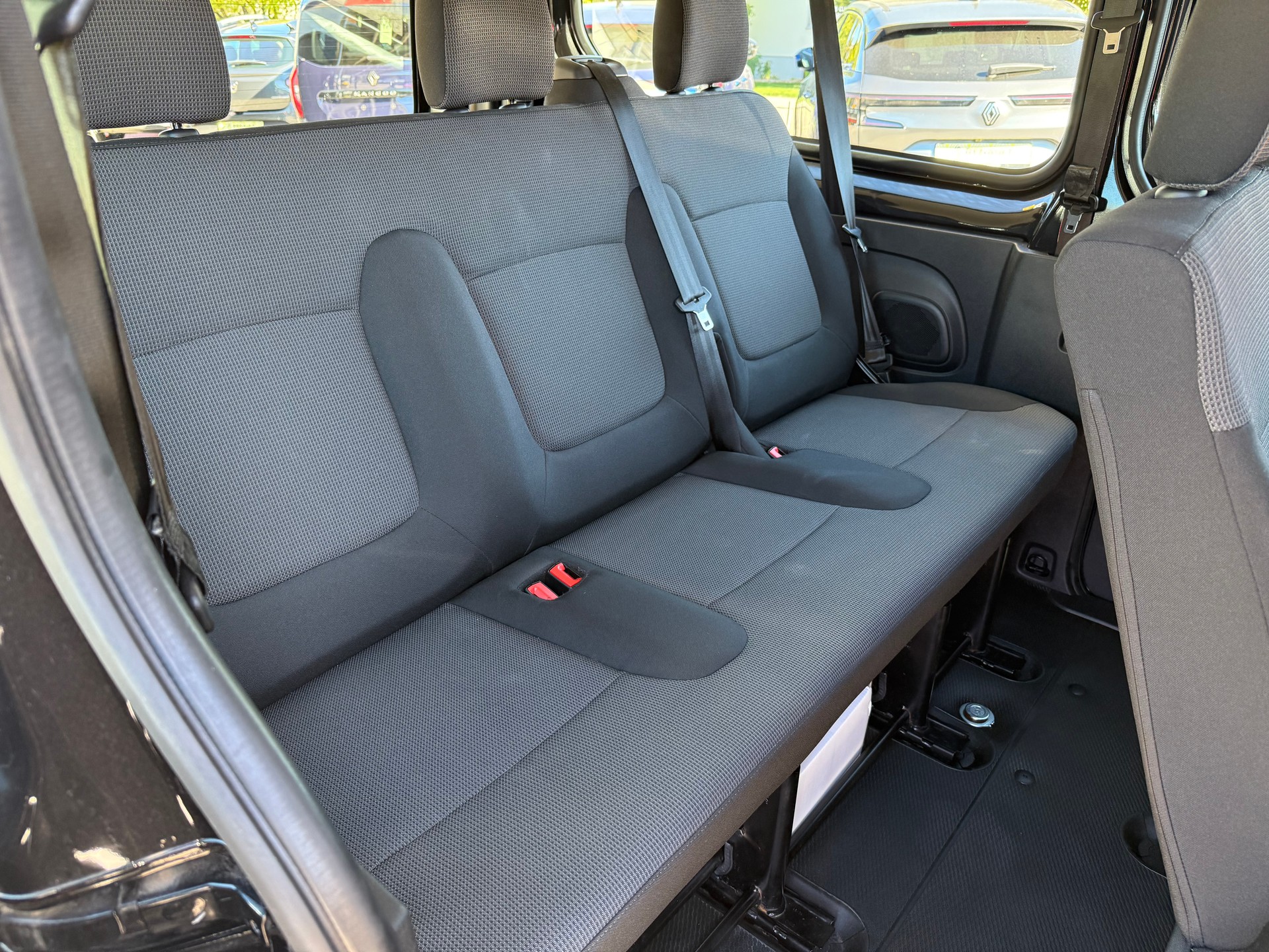 RENAULT Trafic Blue dCi 150 Grand Passenger Evolution EDC-image-13
