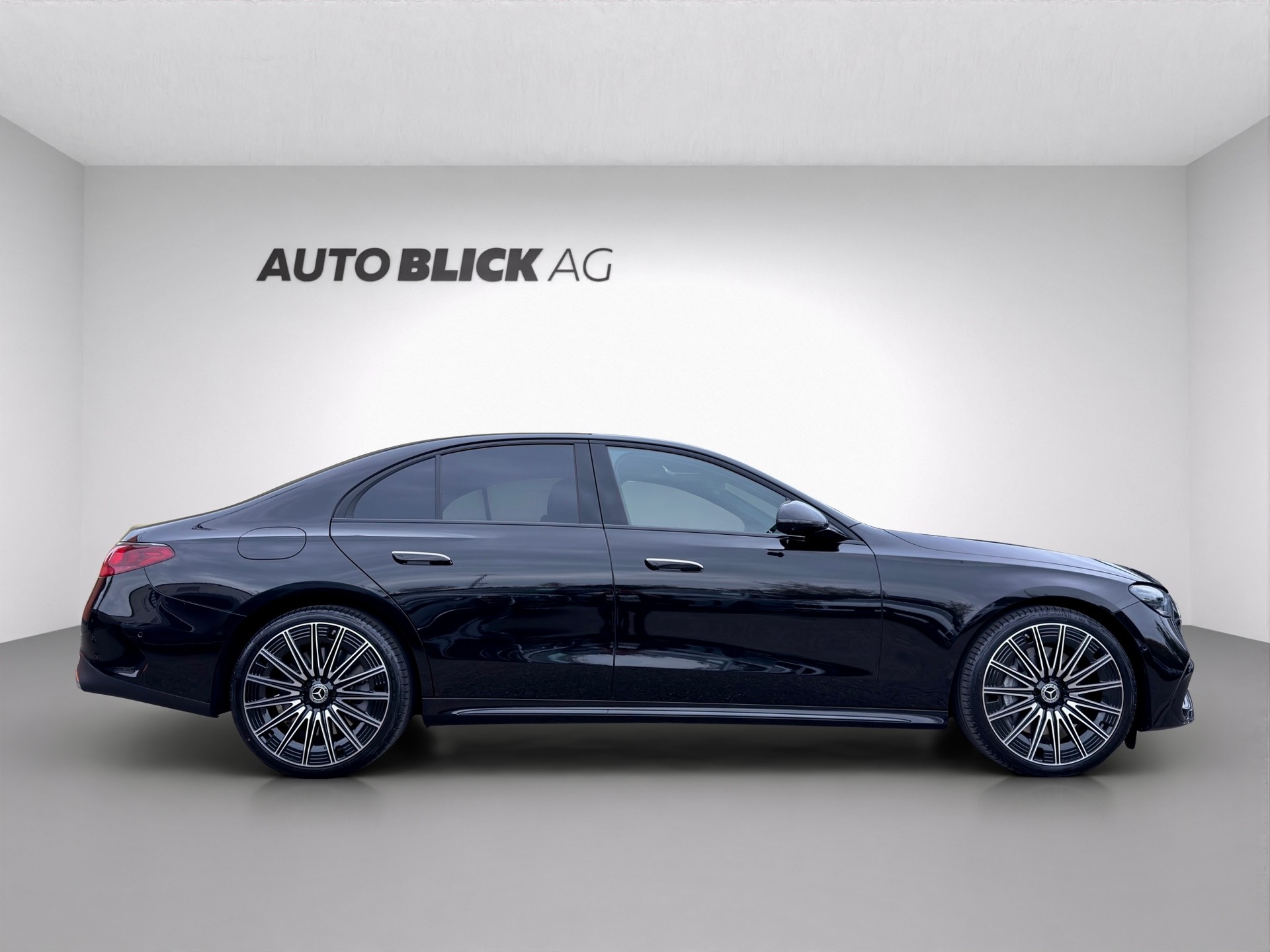 MERCEDES-BENZ E 450 d 4Matic 9G-Tronic-showroom-element-3