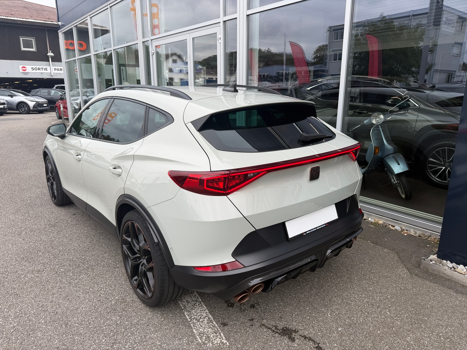 CUPRA Formentor 2.5TSI VZ5 Taiga Grey 4Drive DSG-image-5