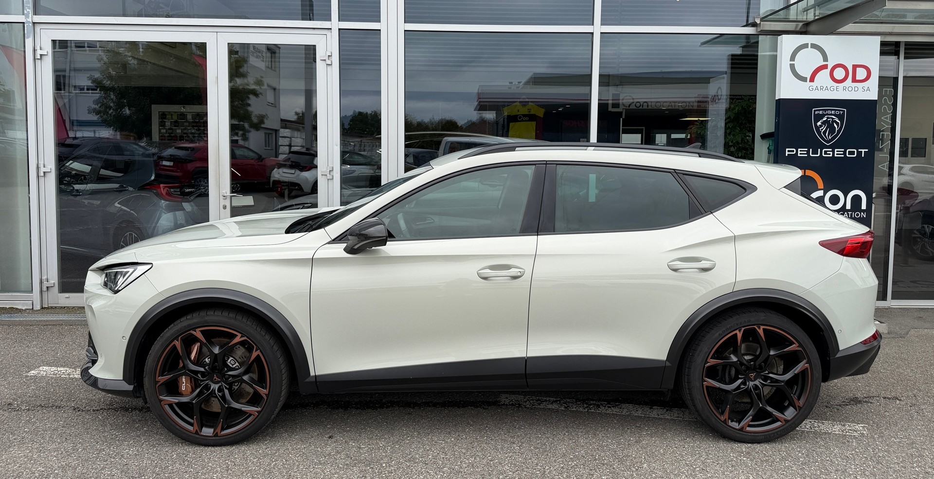 CUPRA Formentor 2.5TSI VZ5 Taiga Grey 4Drive DSG-image-3