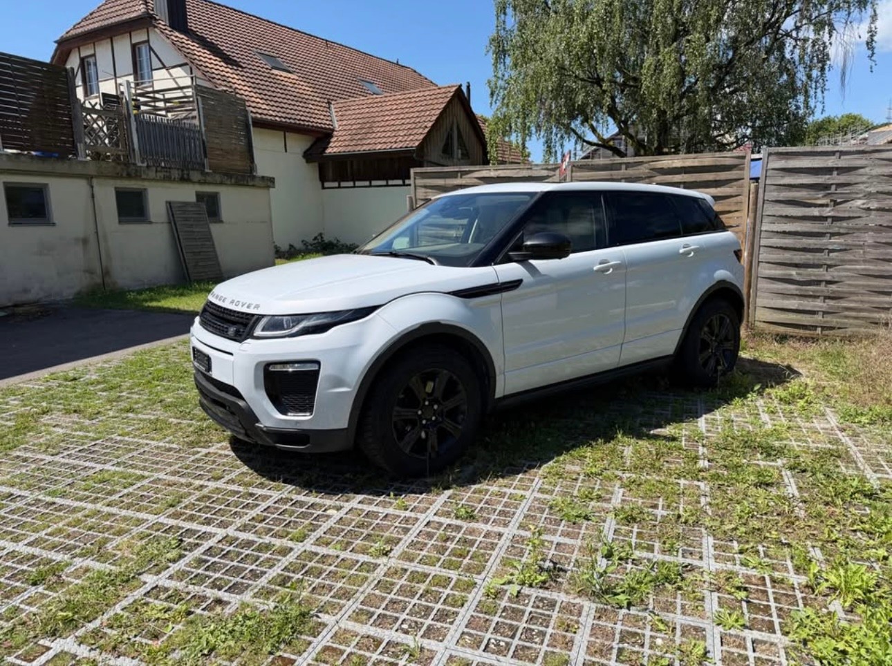 LAND ROVER 2.0 Si4 HSE Dynamic-image-1
