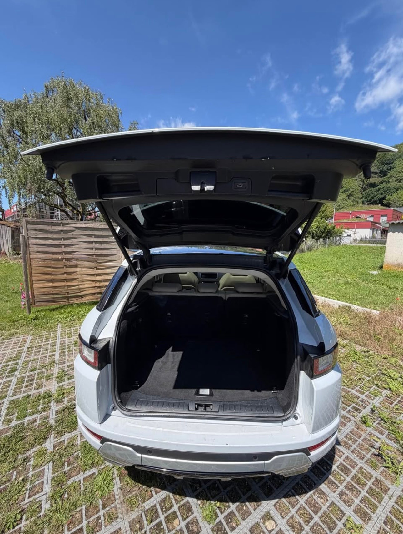 LAND ROVER 2.0 Si4 HSE Dynamic-image-5