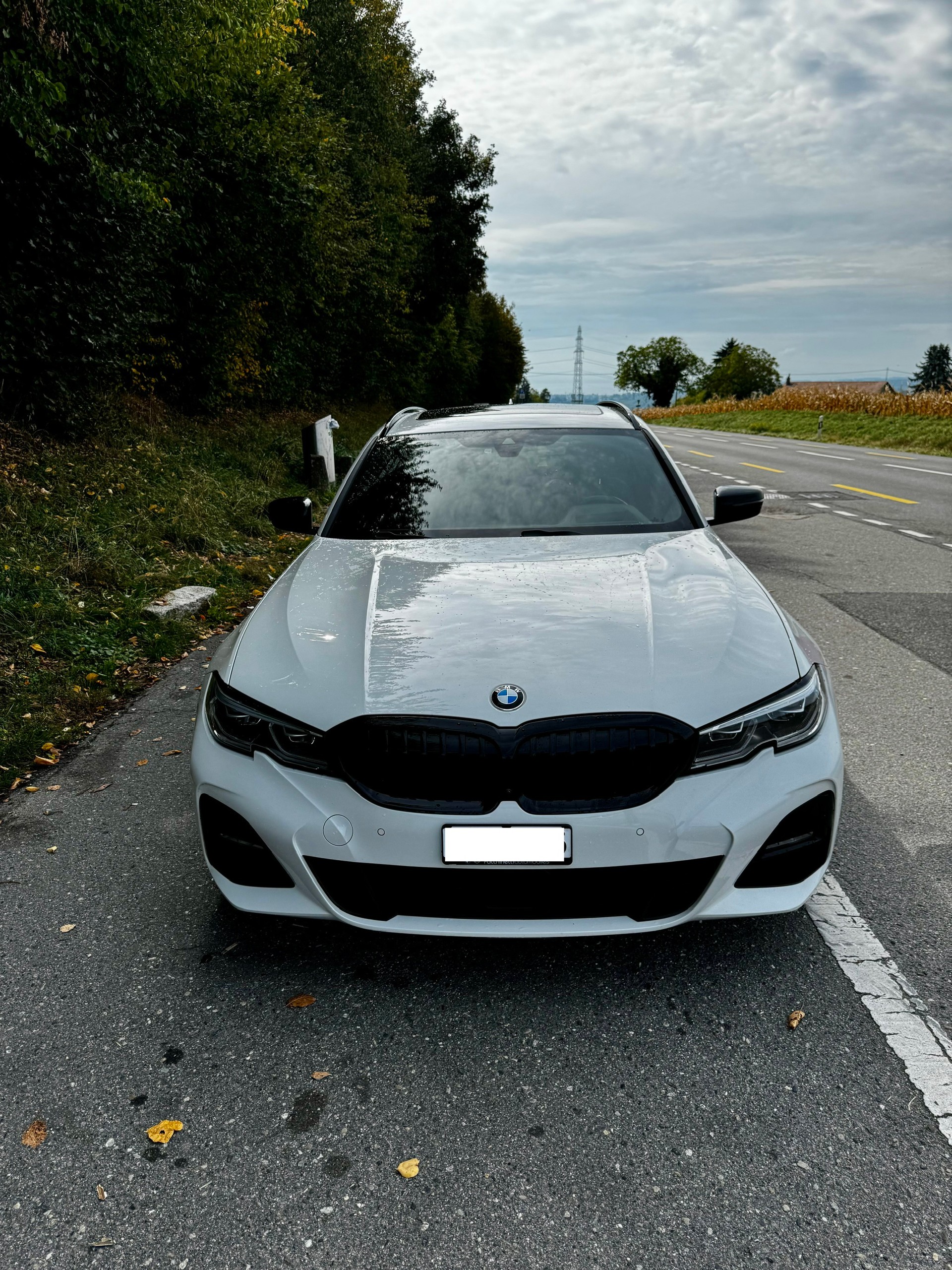 BMW 330i xDrive-image-1