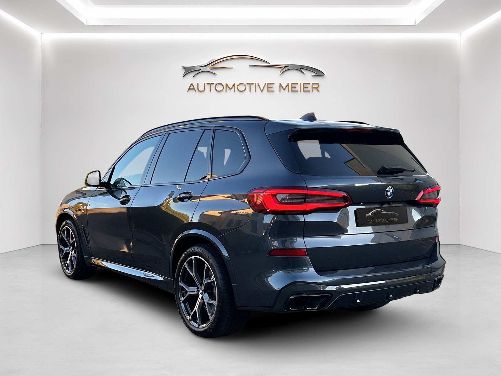 BMW X5 xDrive 30d Steptronic -M-Sport-M-Sport Bremsen-Panoramaschiebedach-M Lederlenkrad--image-2