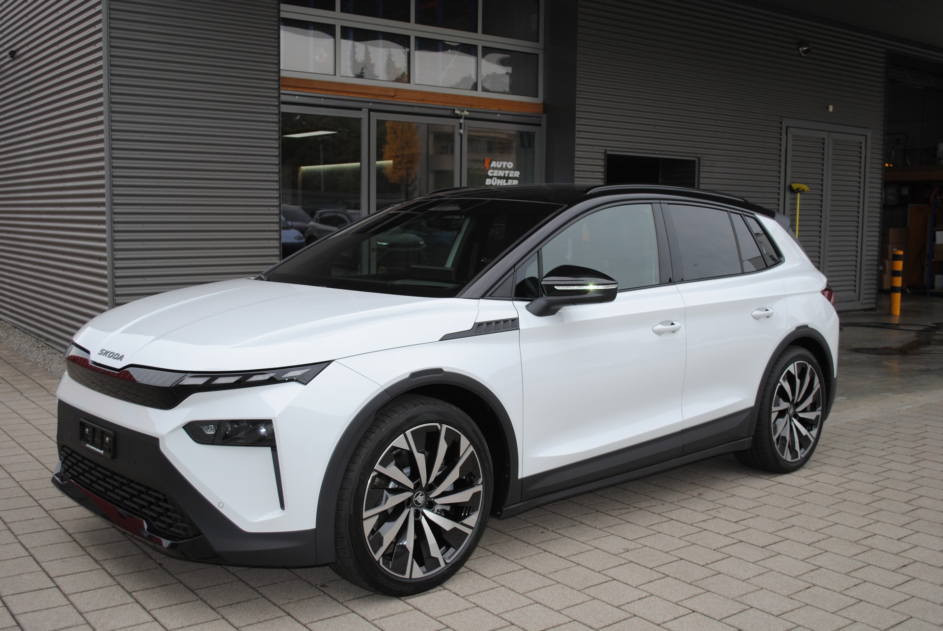 SKODA Elroq 85x Sportline 4x4-image-3