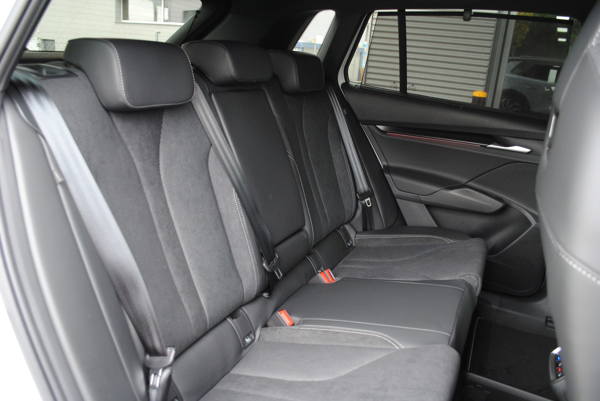 SKODA Elroq 85x Sportline 4x4-image-18