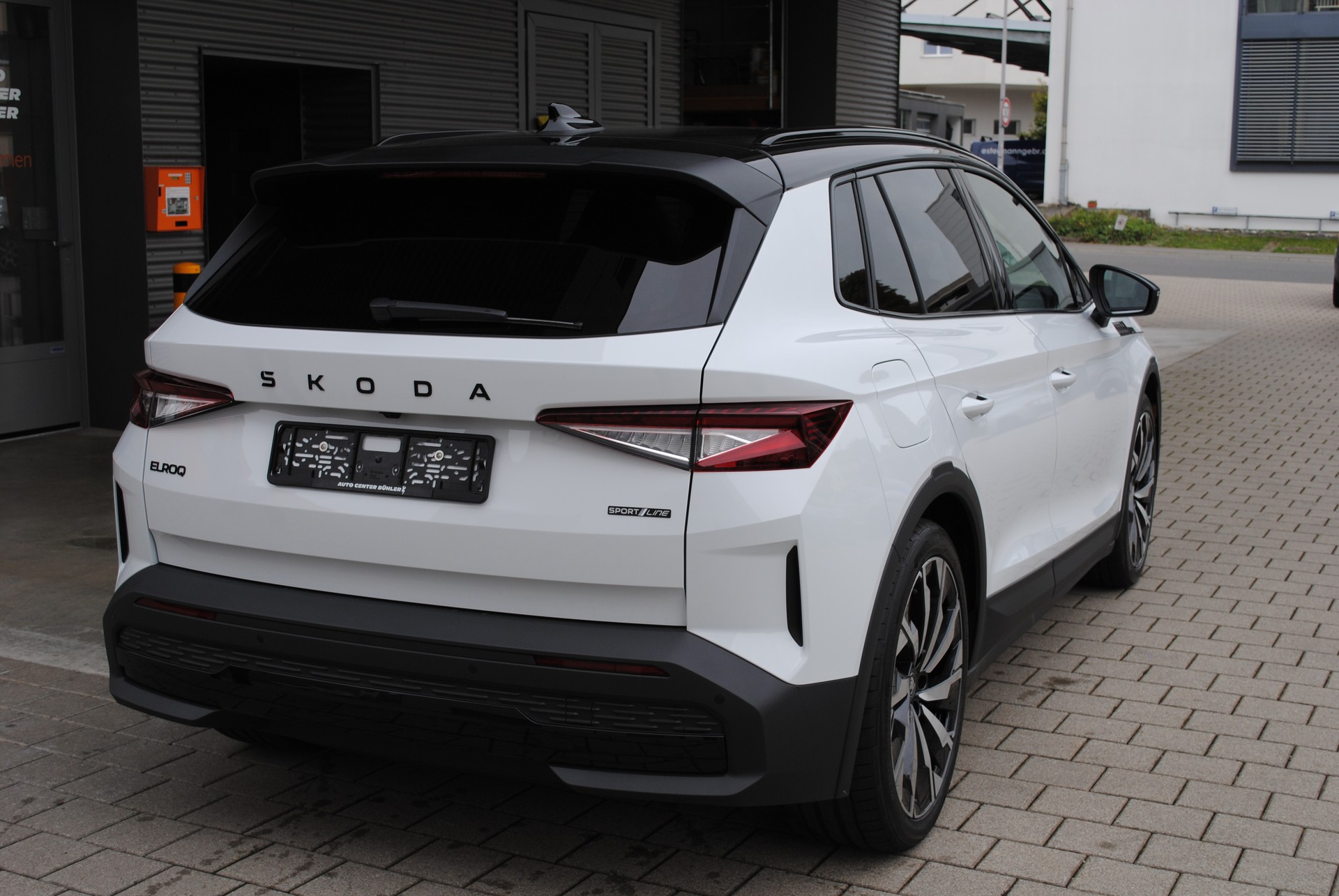 SKODA Elroq 85x Sportline 4x4-image-8