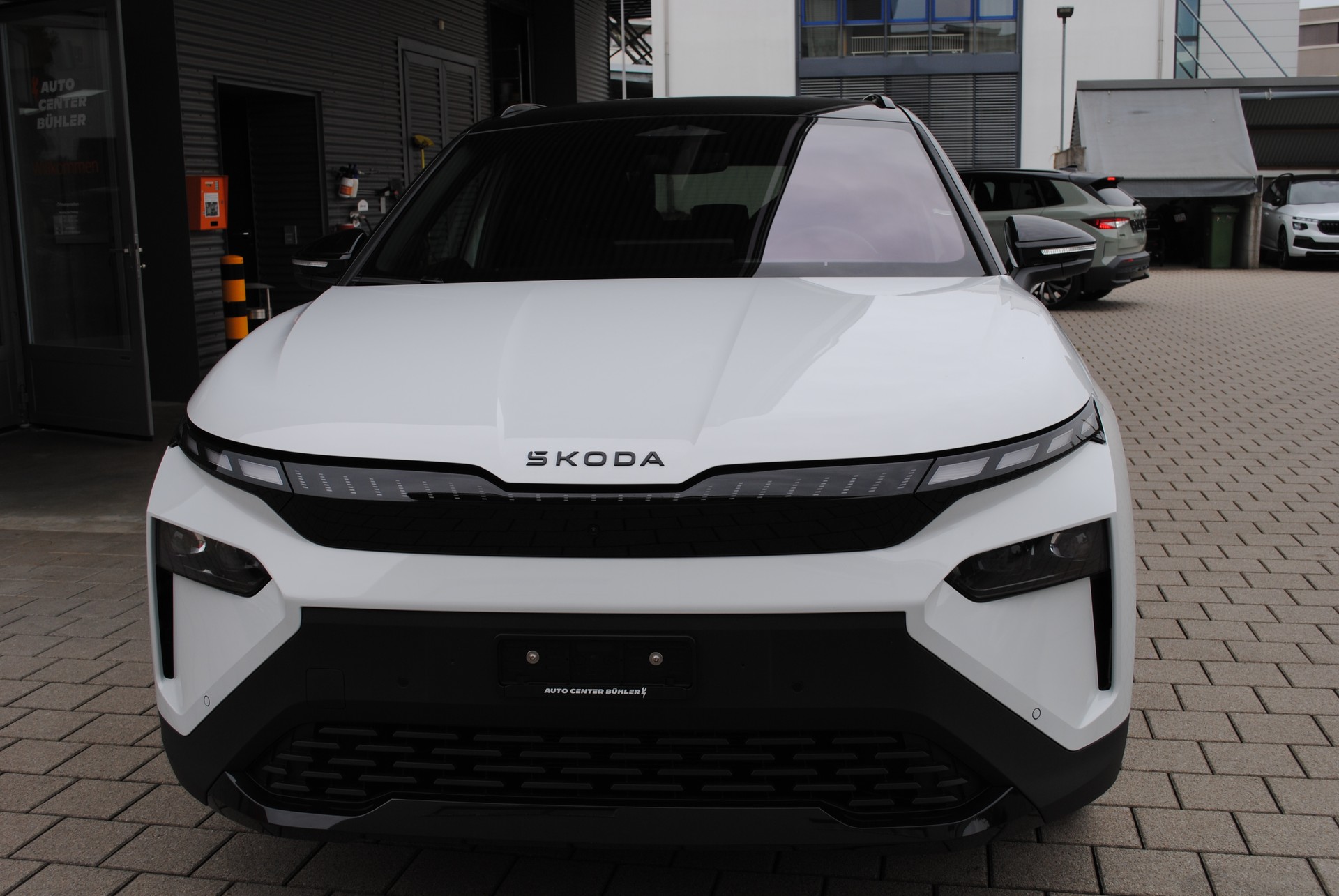 SKODA Elroq 85x Sportline 4x4-image-1