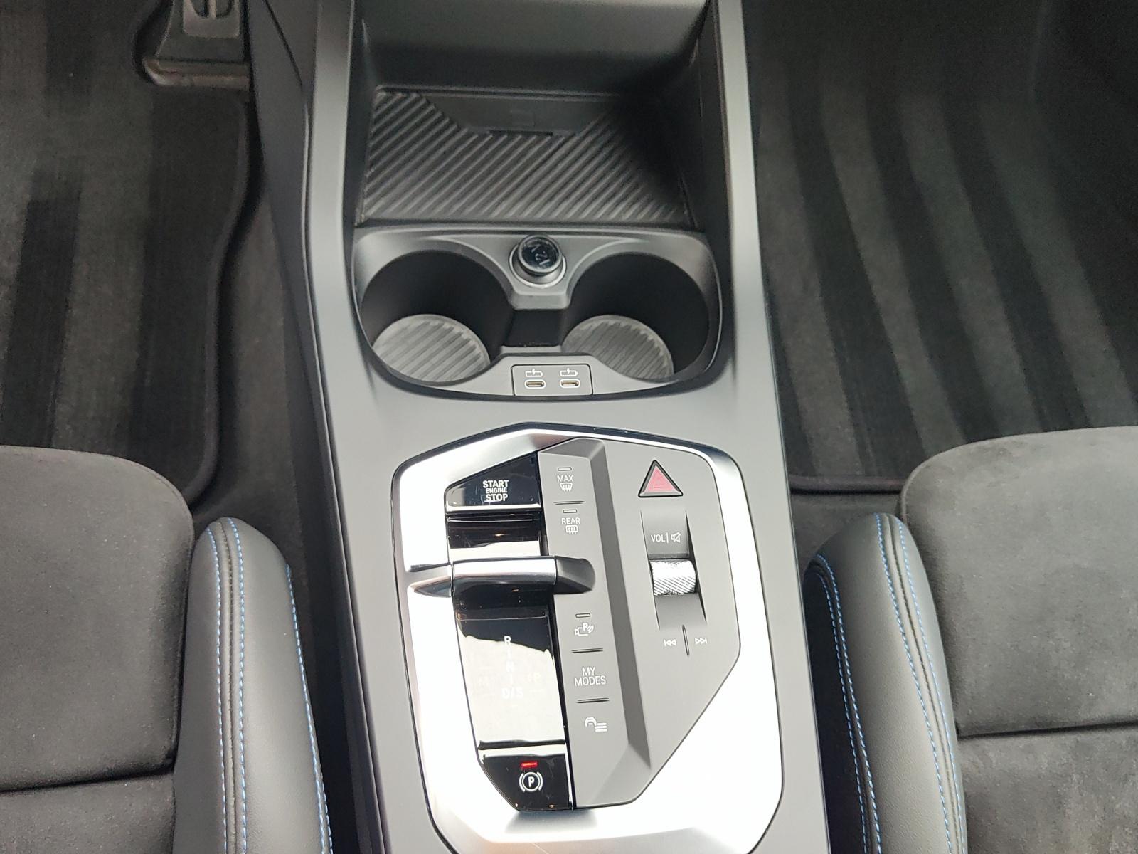 BMW 1er Reihe F70 123 xDrive-image-12