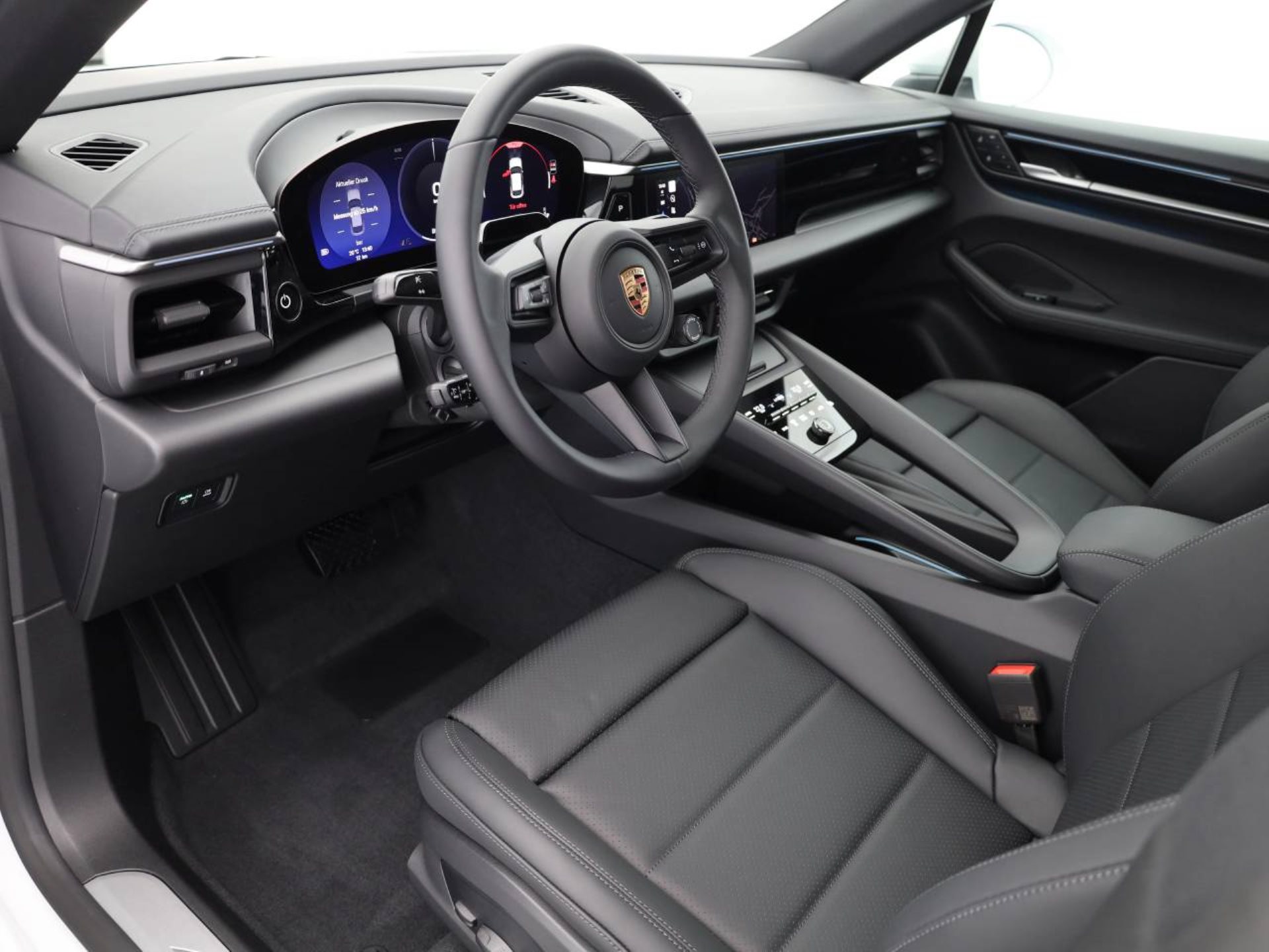 PORSCHE Macan 4-image-3