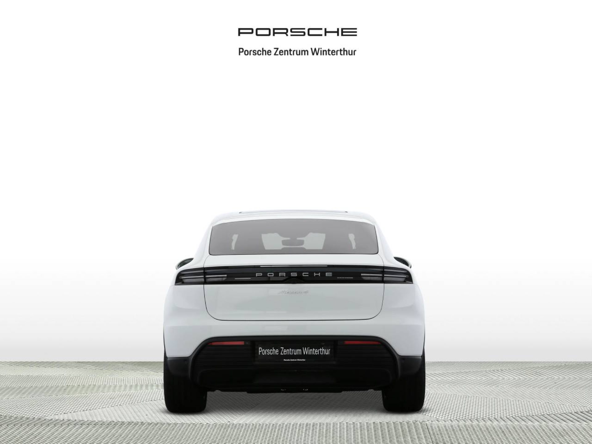 PORSCHE Macan 4-image-6