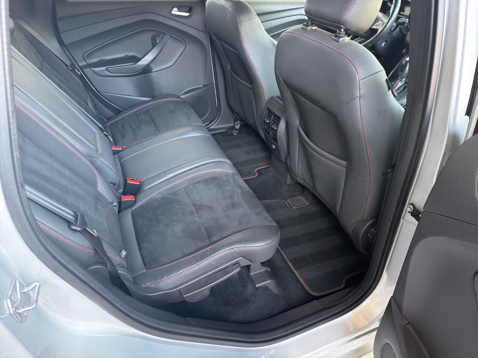 FORD Kuga 2.0 TDCi ST Line High 4WD PowerShift-image-13