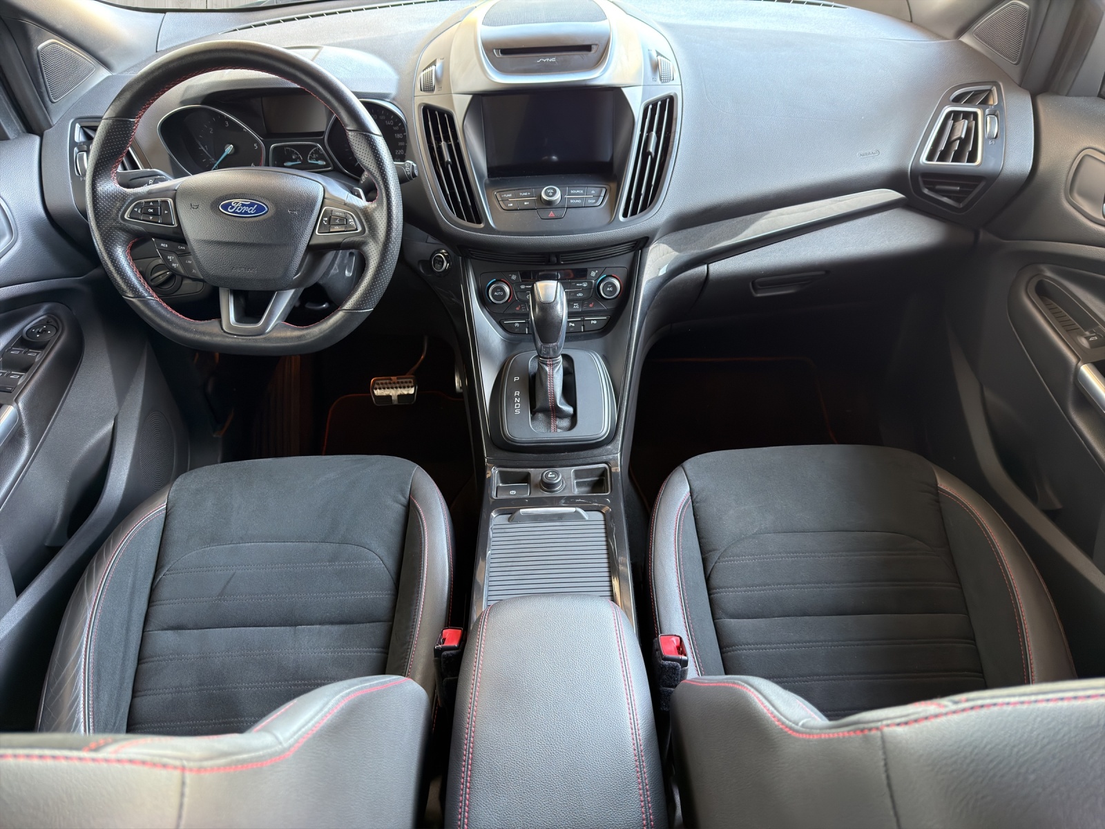 FORD Kuga 2.0 TDCi ST Line High 4WD PowerShift-image-8
