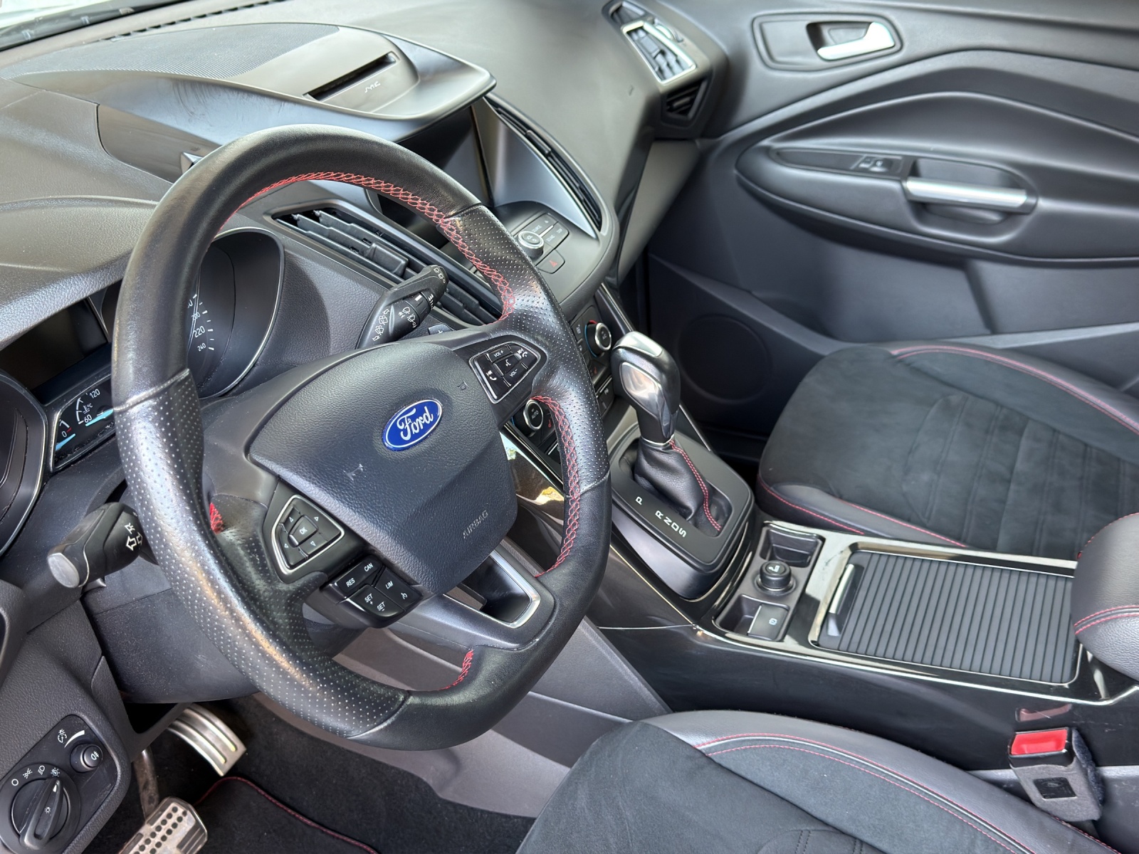 FORD Kuga 2.0 TDCi ST Line High 4WD PowerShift-image-10