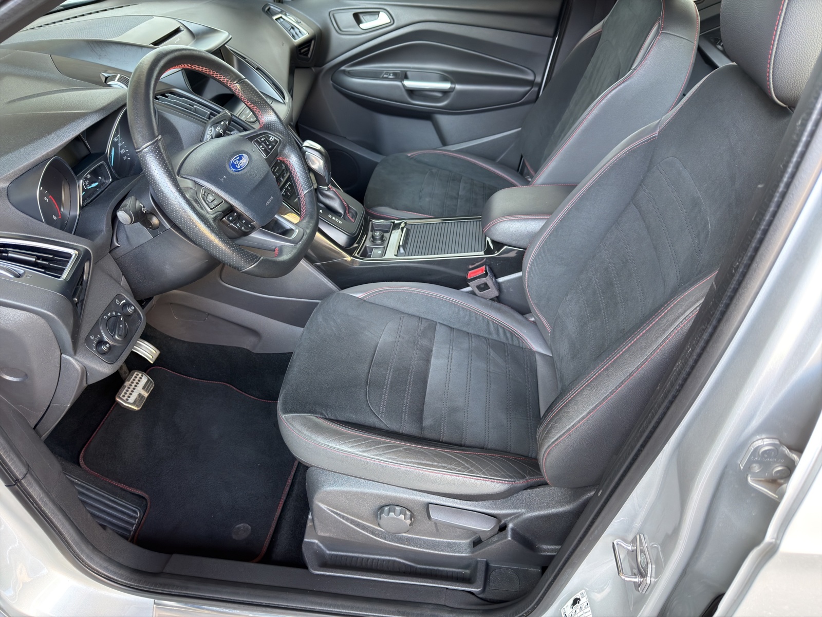 FORD Kuga 2.0 TDCi ST Line High 4WD PowerShift-image-11