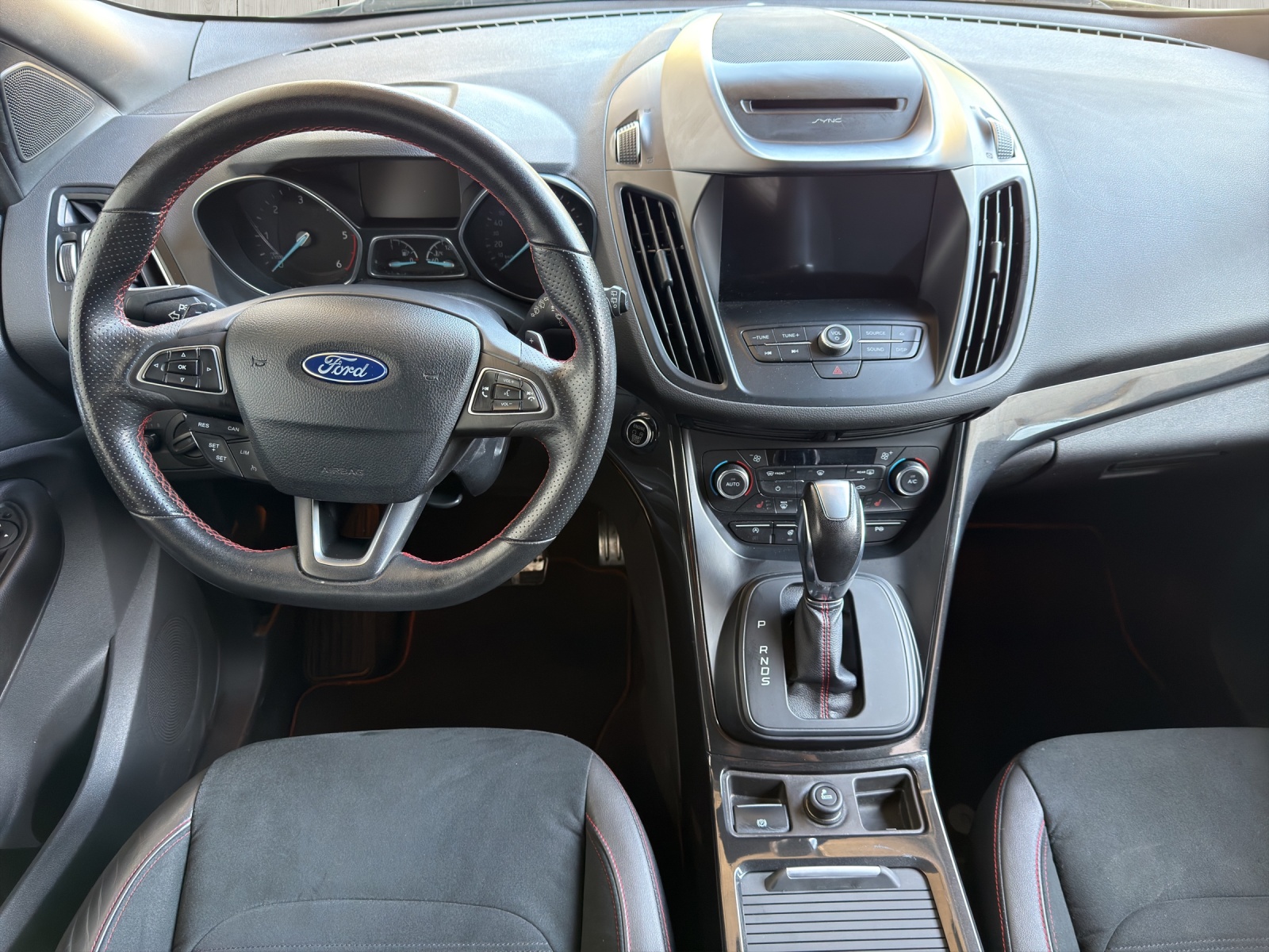 FORD Kuga 2.0 TDCi ST Line High 4WD PowerShift-image-9