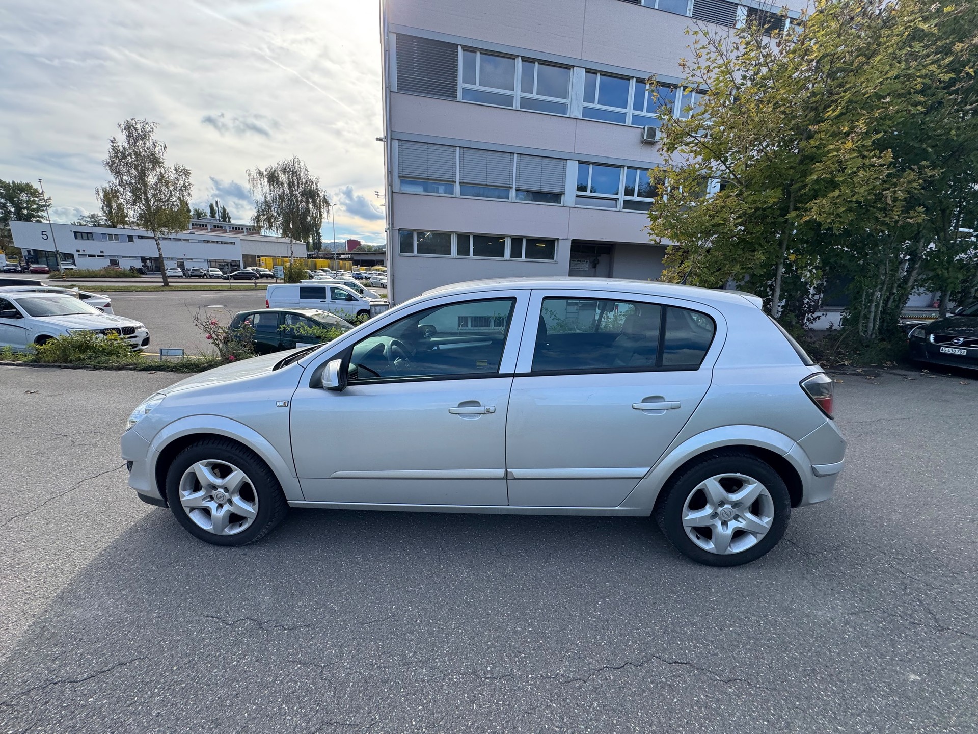 OPEL Astra 1.6i 16V Enjoy Mit MFK Frischen Zahnriemensatz und Service-image-5