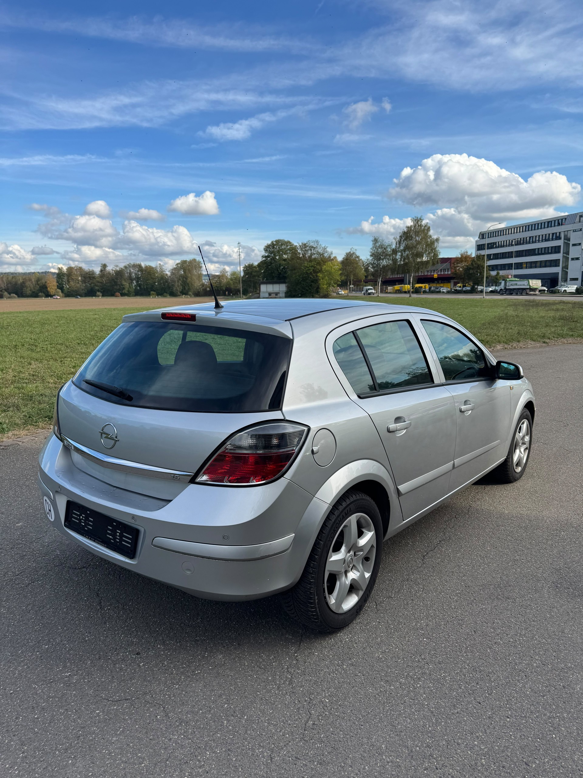 OPEL Astra 1.6i 16V Enjoy Mit MFK Frischen Zahnriemensatz und Service-image-3