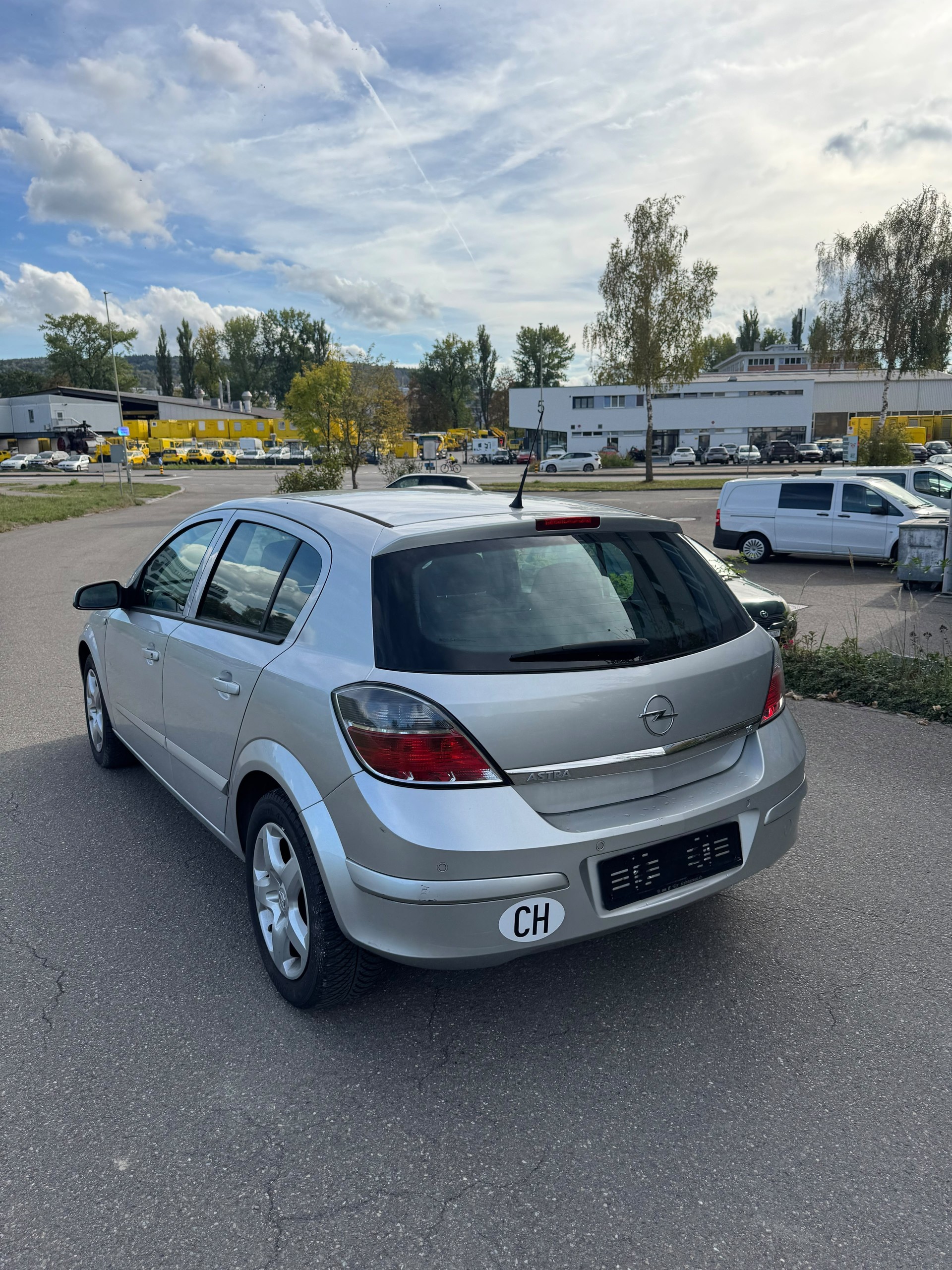 OPEL Astra 1.6i 16V Enjoy Mit MFK Frischen Zahnriemensatz und Service-image-1