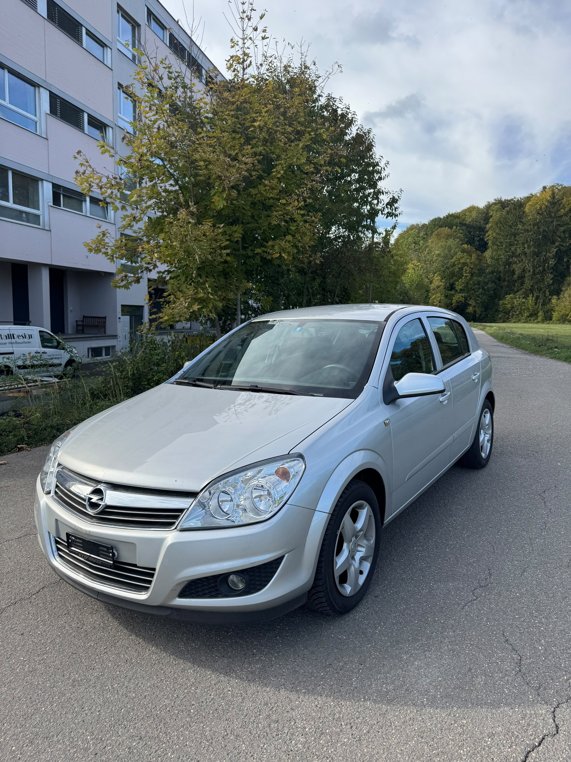 OPEL Astra 1.6i 16V Enjoy Mit MFK Frischen Zahnriemensatz und Service-image-0