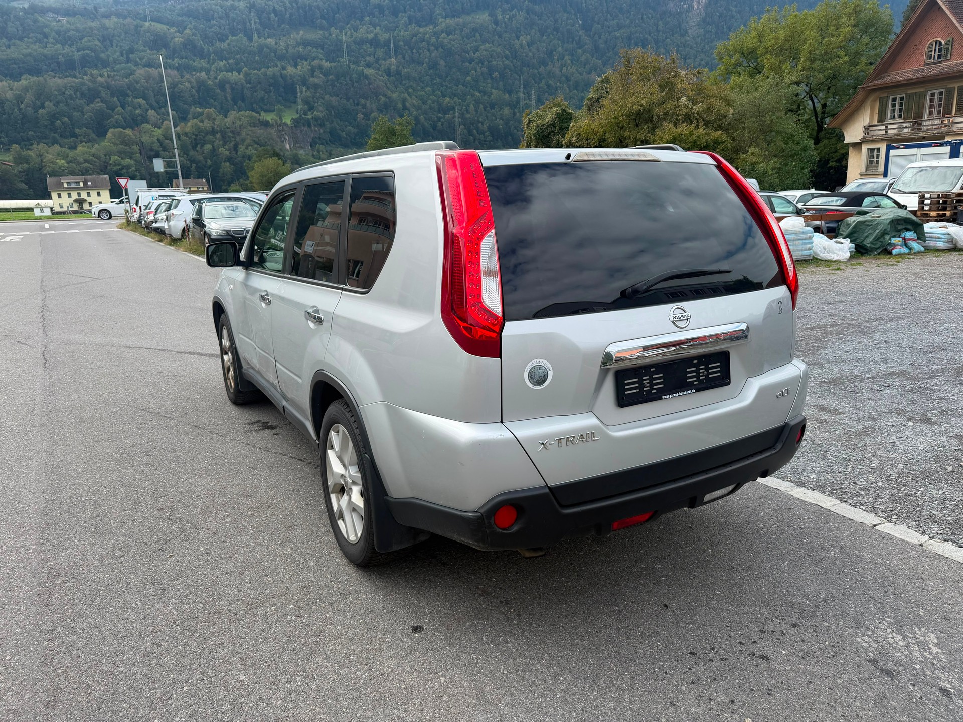 NISSAN X-Trail 2.0 dCi 16V LE Automatic-image-1