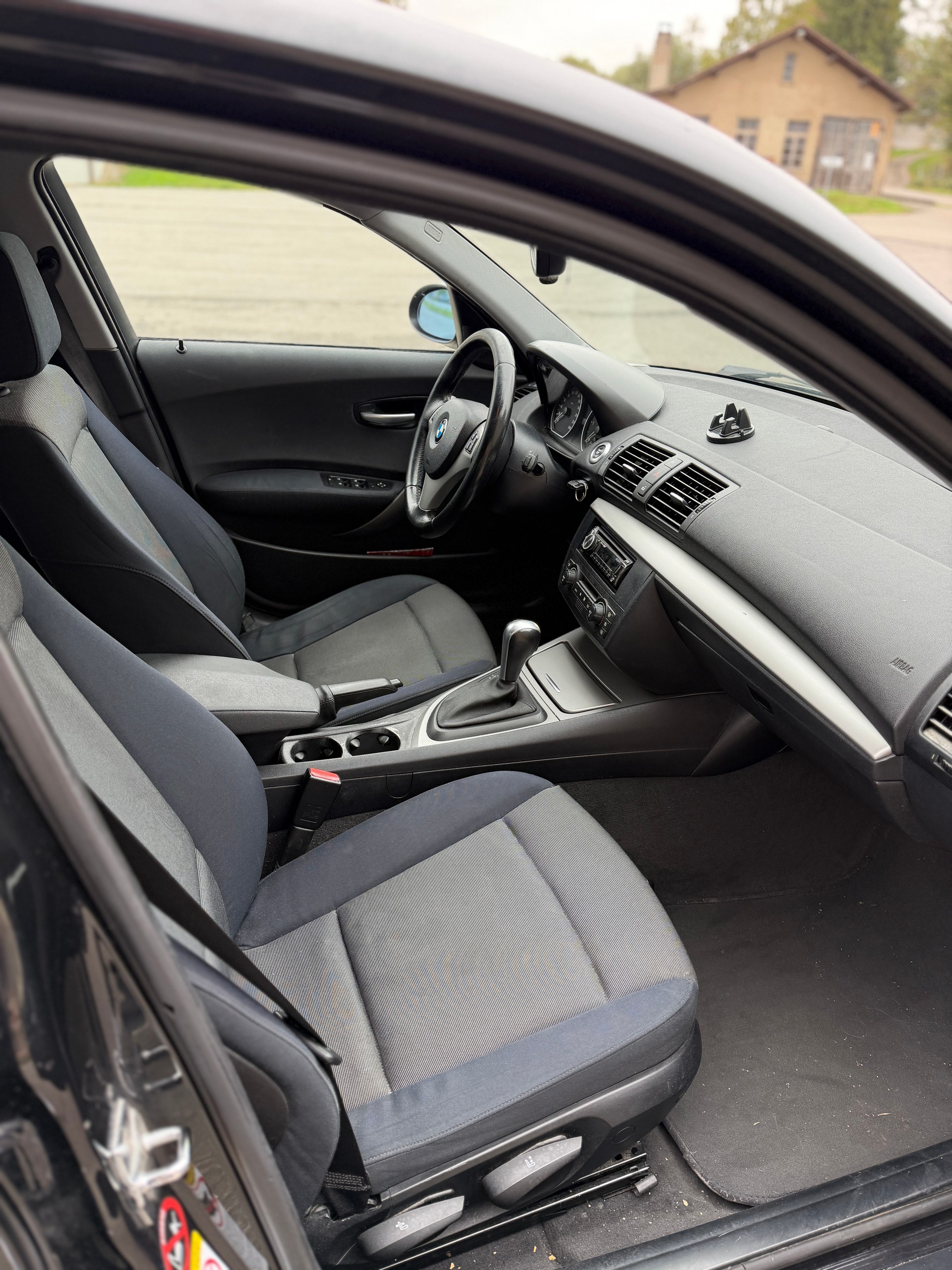 BMW 120-image-9