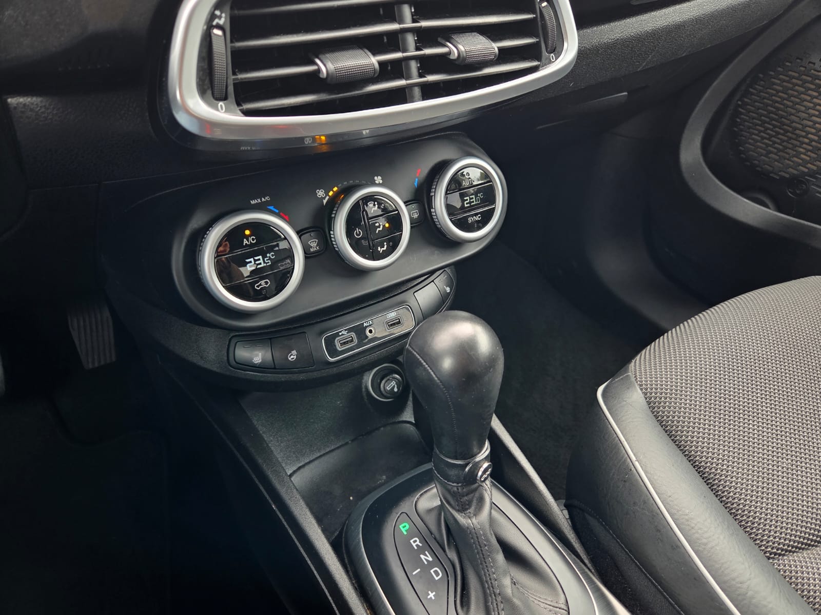 FIAT 500X 1.4T Cross 4x4 Automatic-image-14