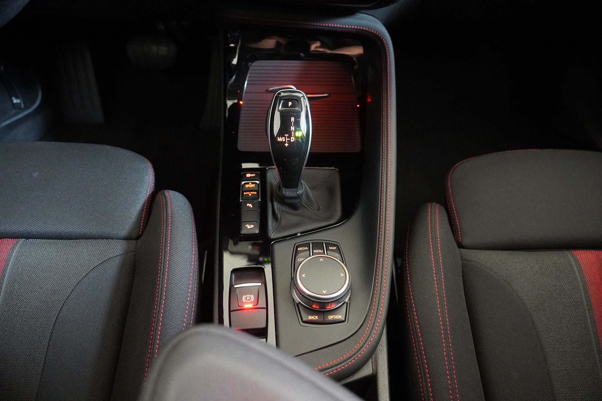 BMW X1 xDrive 18d Sport Line Steptronic-image-19
