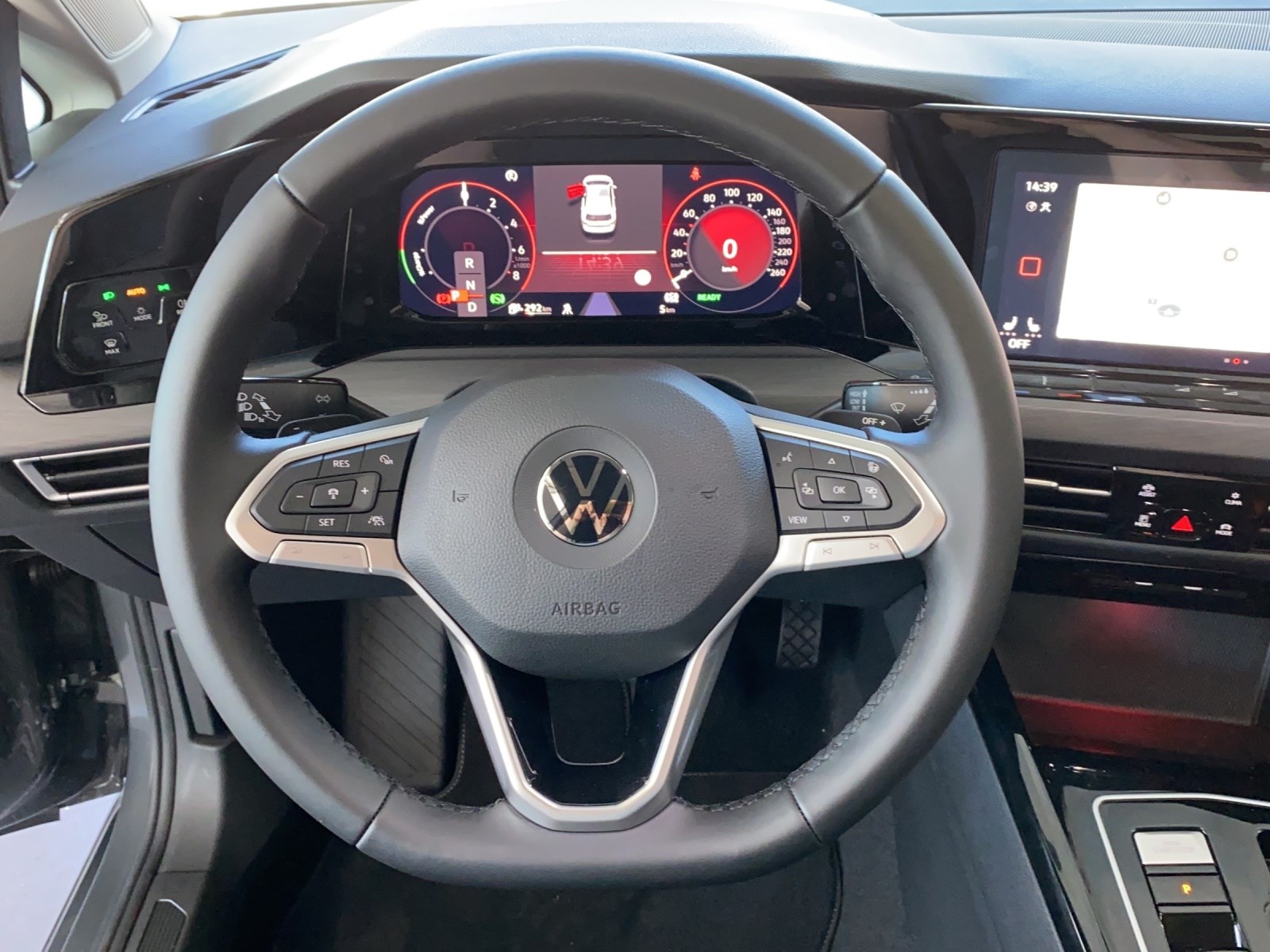VW Golf 1.4 TSI PHEV Selection-image-7