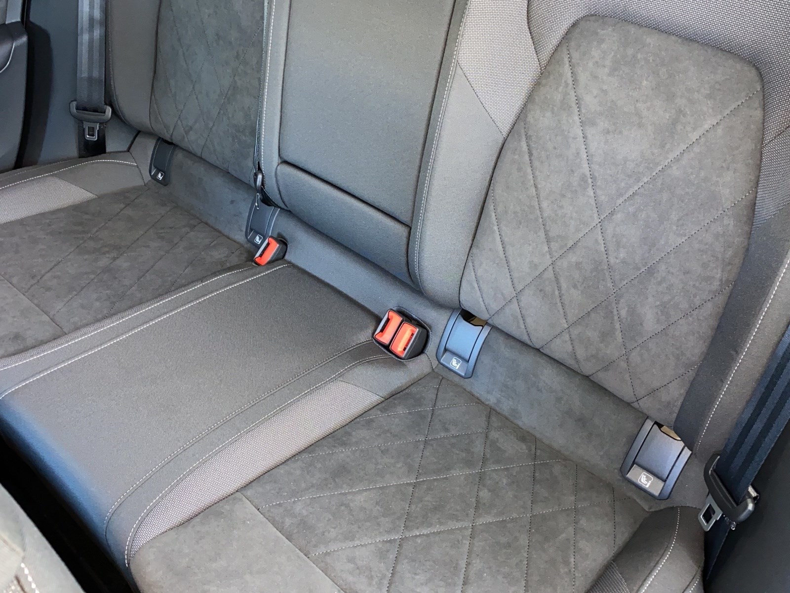 VW Golf 1.4 TSI PHEV Selection-image-10