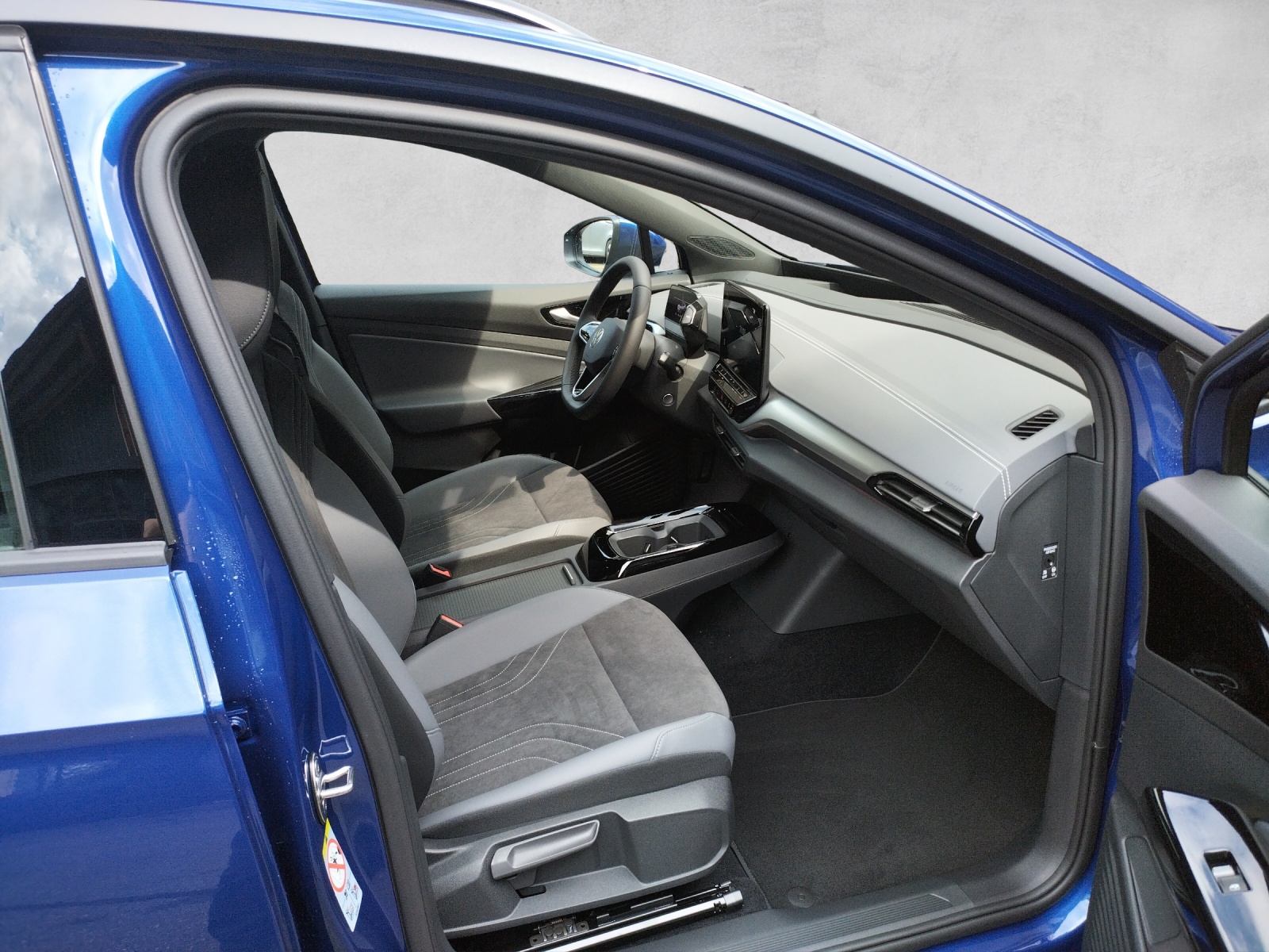 VW ID.4 Pro Performance 77 kWh 75 Edition-image-9