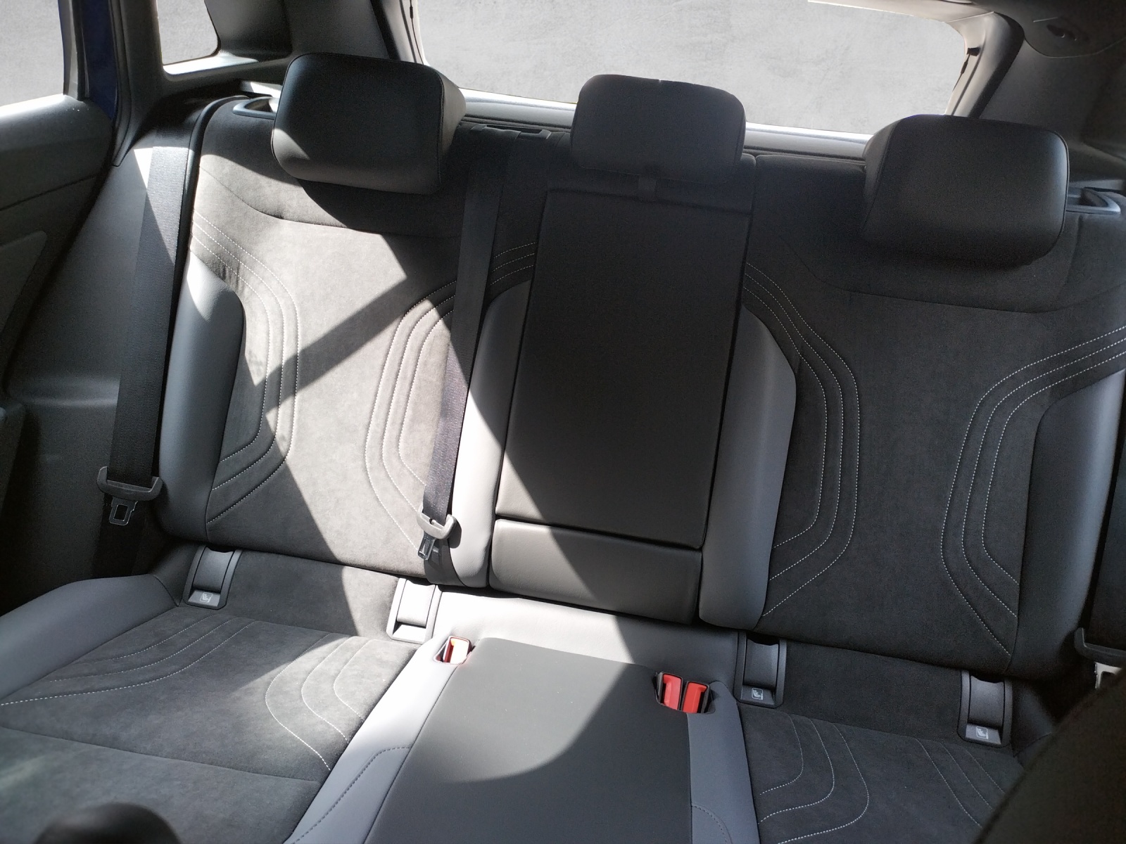 VW ID.4 Pro Performance 77 kWh 75 Edition-image-7