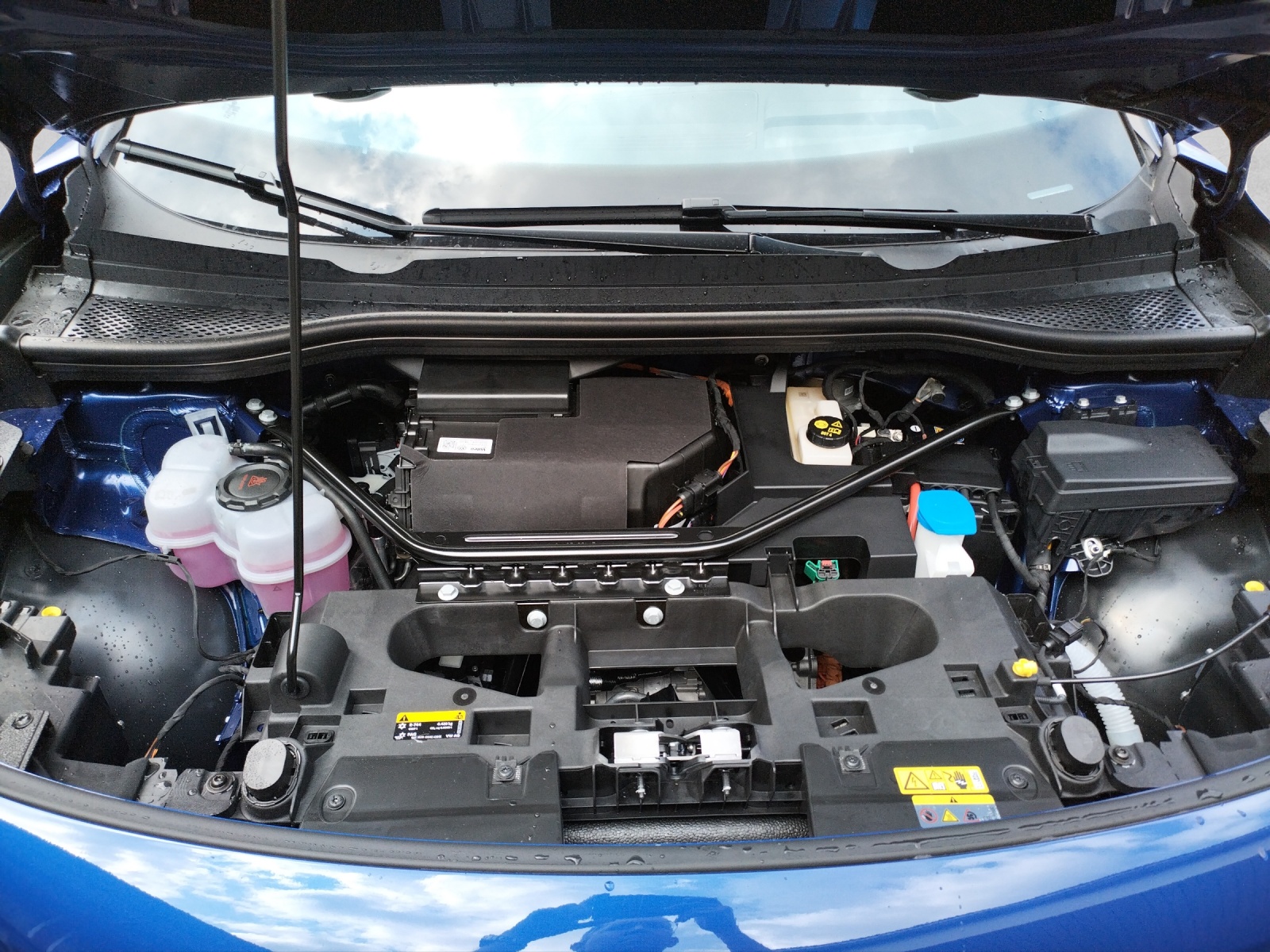 VW ID.4 Pro Performance 77 kWh 75 Edition-image-11