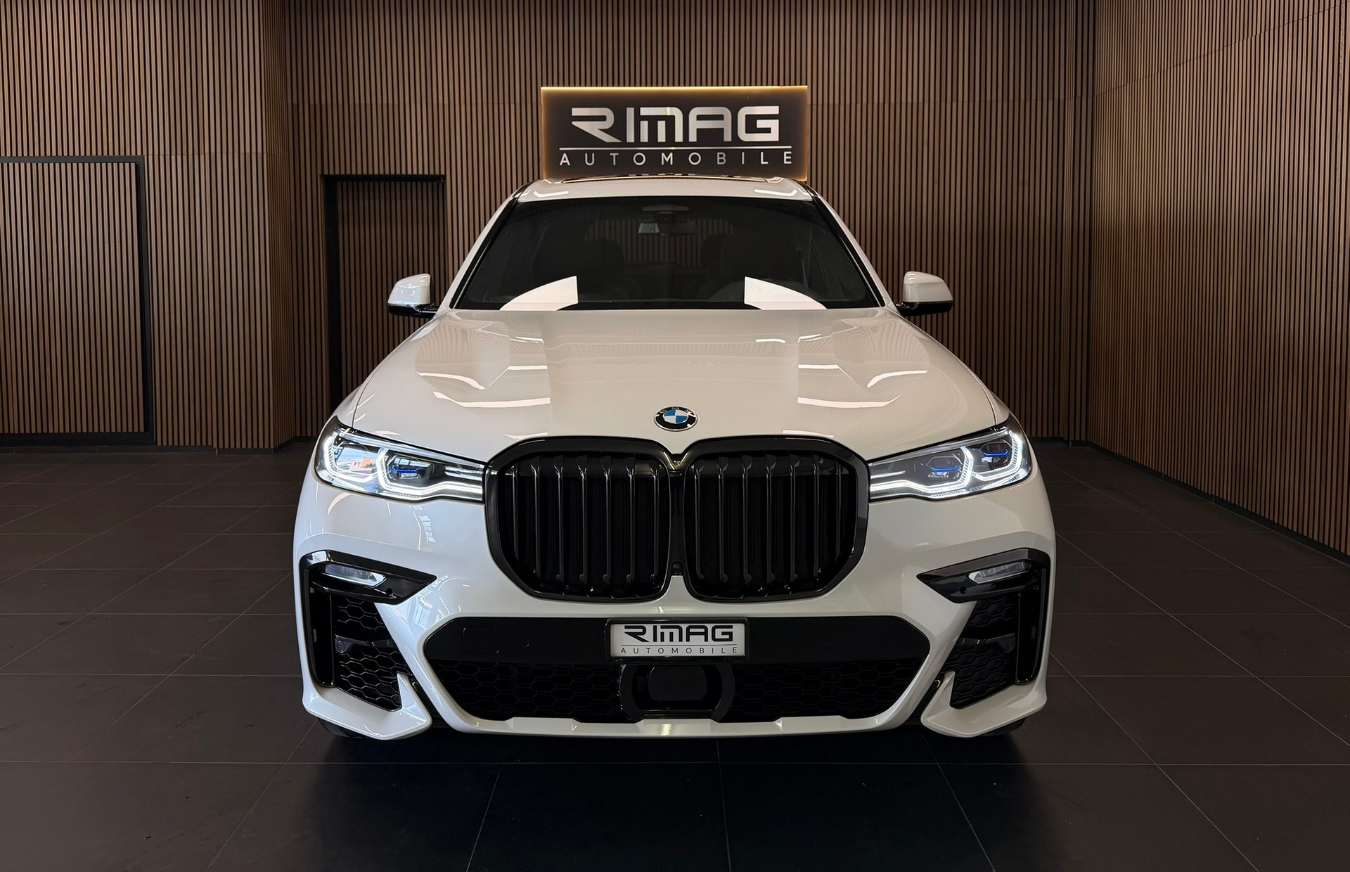 BMW X7 xDrive M50d Steptronic | CH-Fz. & 6 Sitzer-showroom-element-1