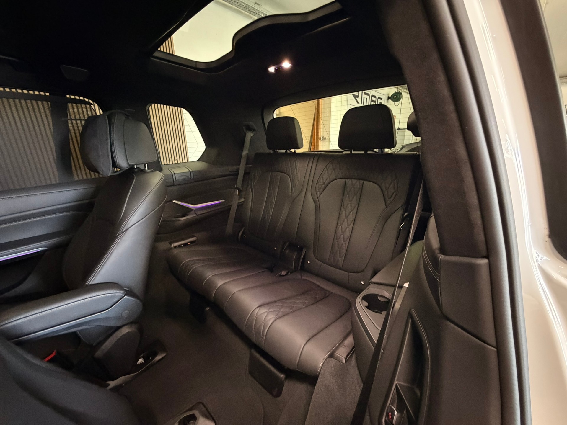 BMW X7 xDrive M50d Steptronic | CH-Fz. & 6 Sitzer-image-25