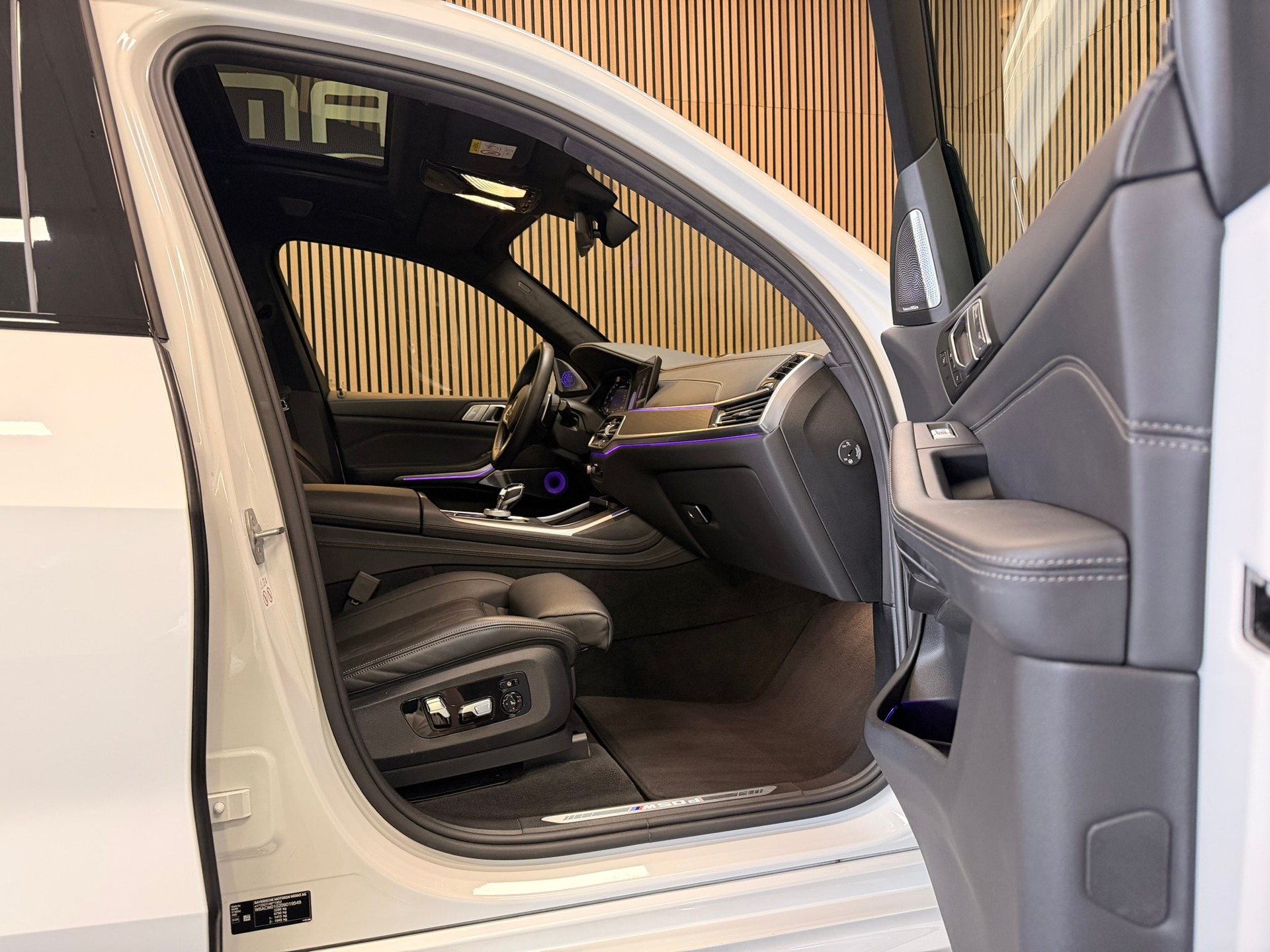 BMW X7 xDrive M50d Steptronic | CH-Fz. & 6 Sitzer-image-13