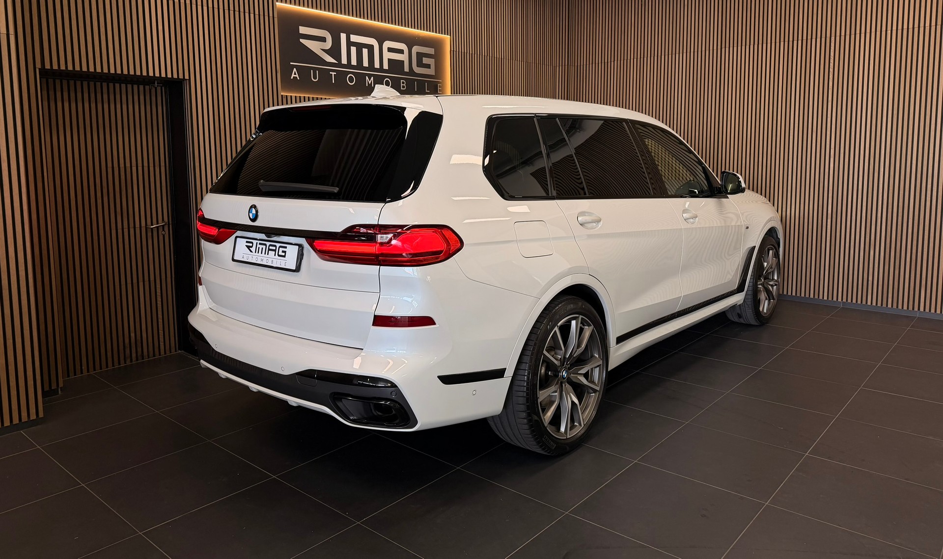 BMW X7 xDrive M50d Steptronic | CH-Fz. & 6 Sitzer-image-8