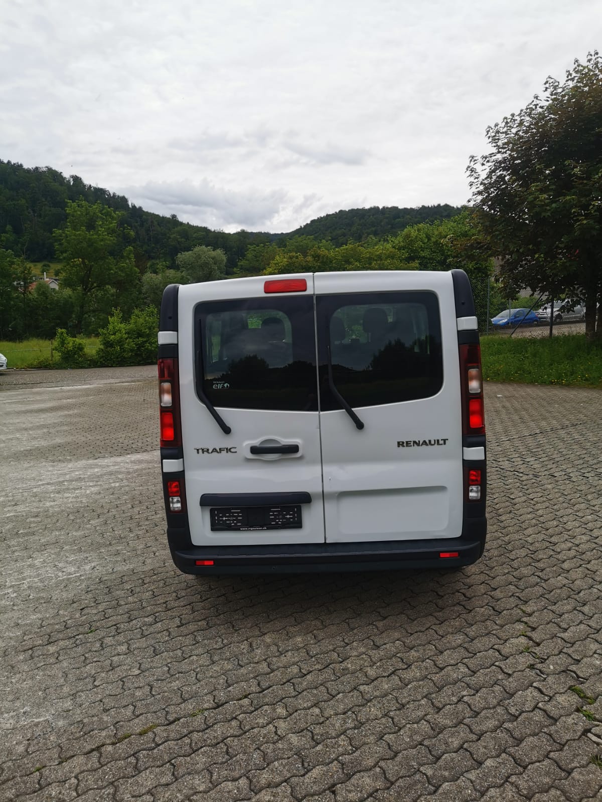 RENAULT Trafic ENERGY dCi 95 Passenger Life-image-6