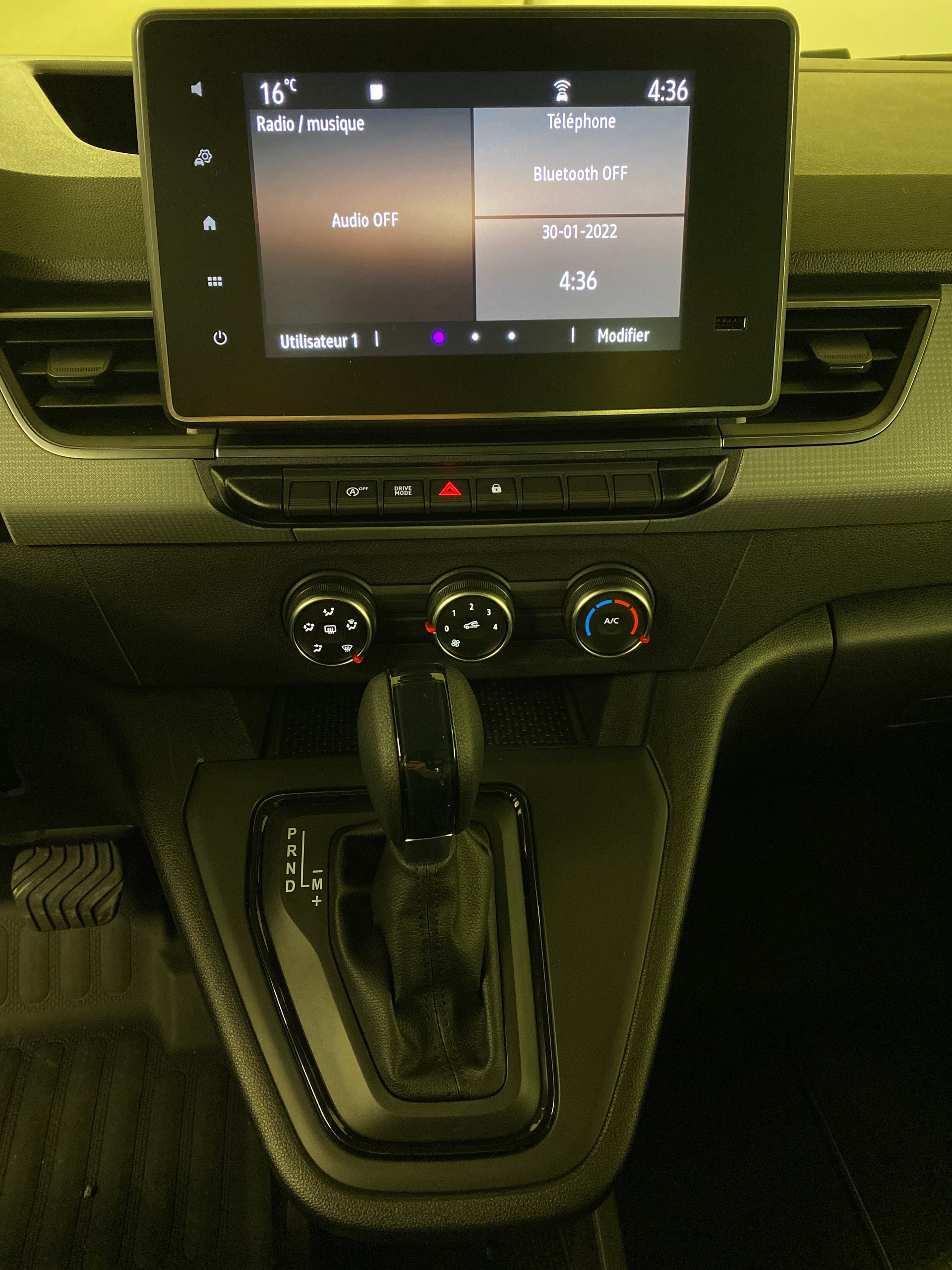 RENAULT Kangoo Van 1.5 dCi Standard L2 115 Extra EDC-image-6