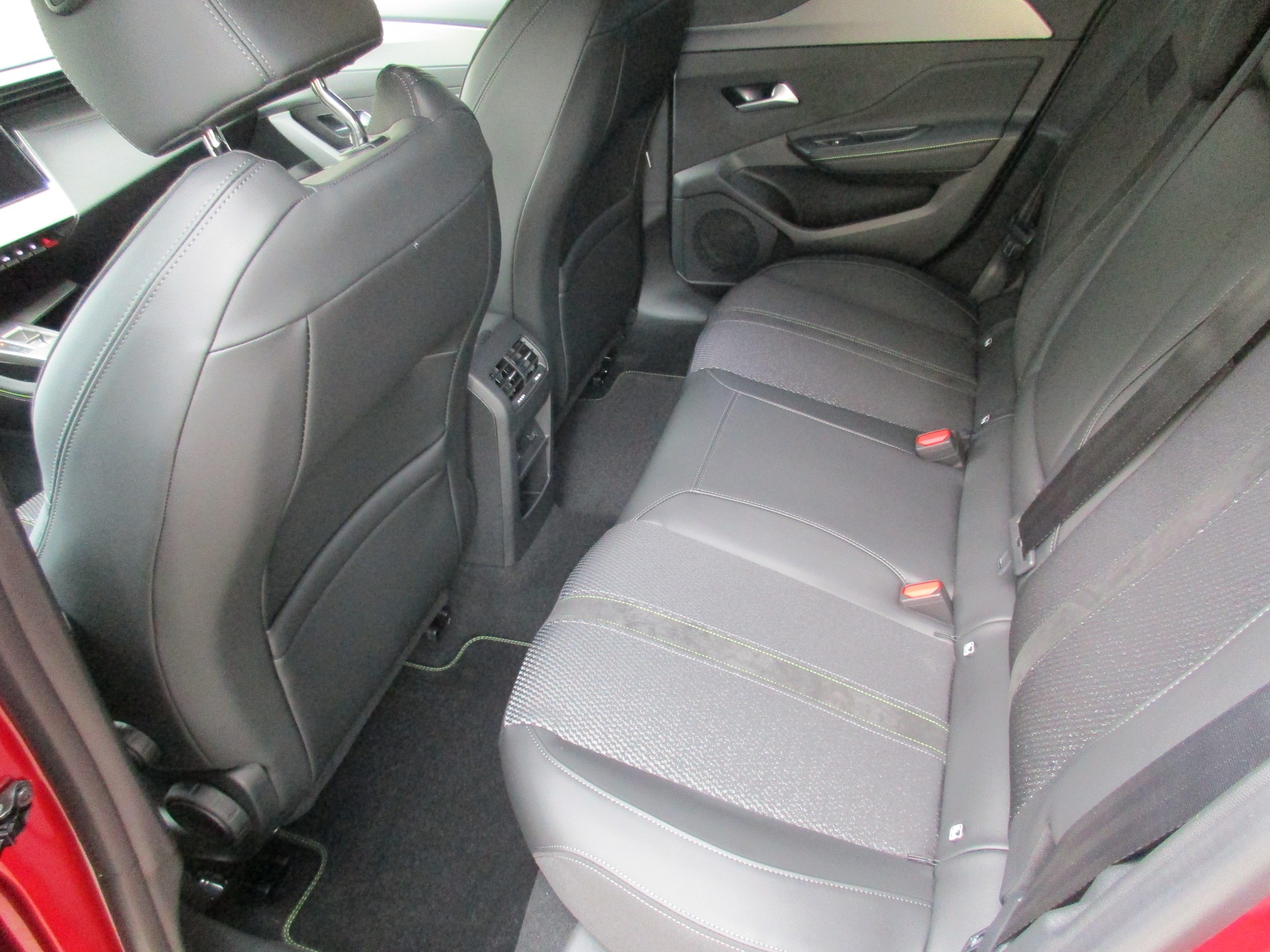 PEUGEOT 308 SW 1.5 BlueHDI GT EAT8-image-5