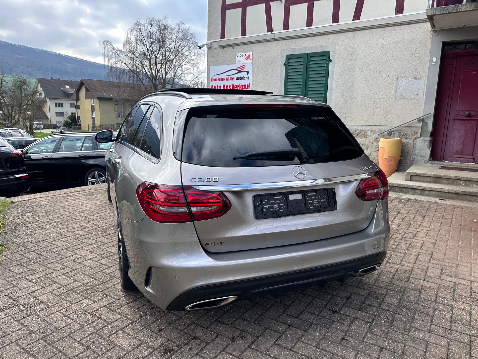 MERCEDES-BENZ C 300 AMG Line 4Matic 9G-Tronic-image-3