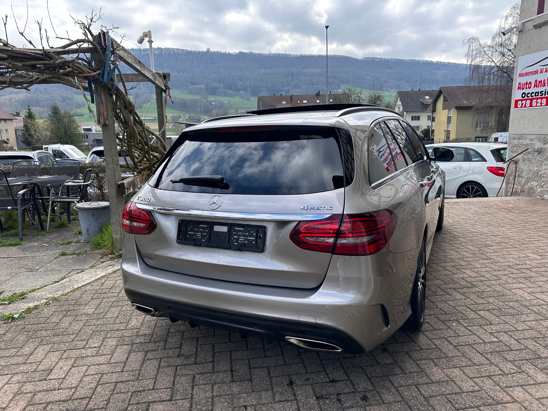 MERCEDES-BENZ C 300 AMG Line 4Matic 9G-Tronic-image-2