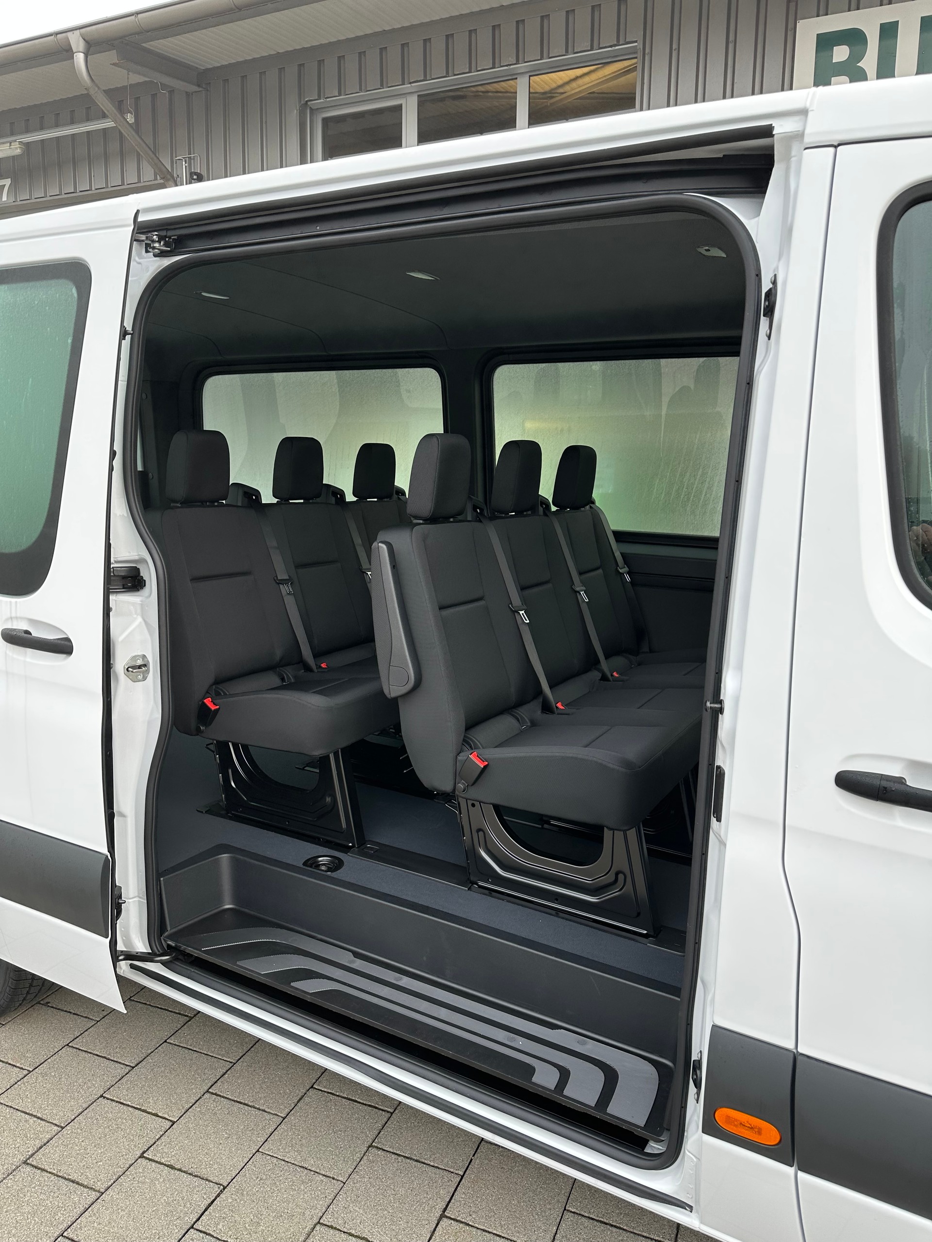 MERCEDES-BENZ 317 Personentransporter 8 Plätzer-image-6
