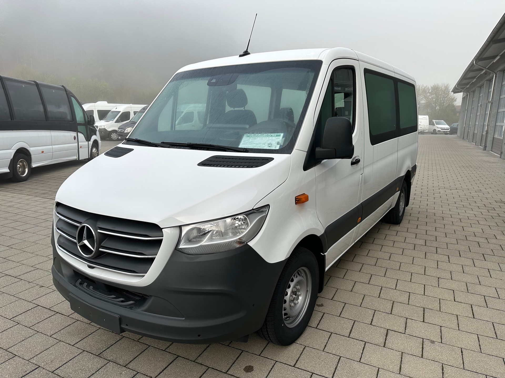 MERCEDES-BENZ 317 Personentransporter 8 Plätzer-image-4