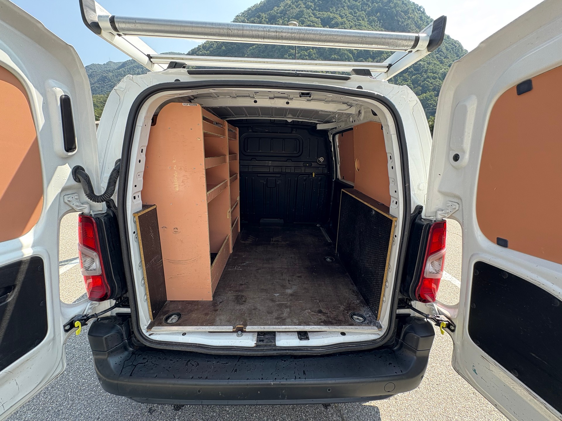 CITROEN Berlingo Van 1.5 Blue HDi 100 s/s Club 650kg-image-10